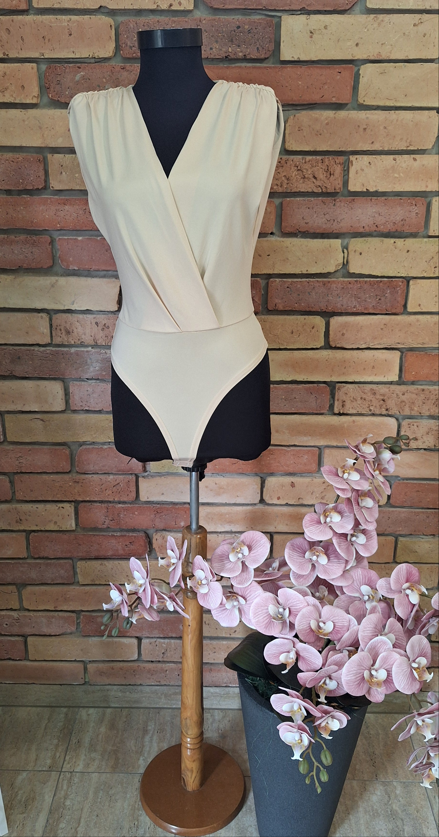 Elegáns body