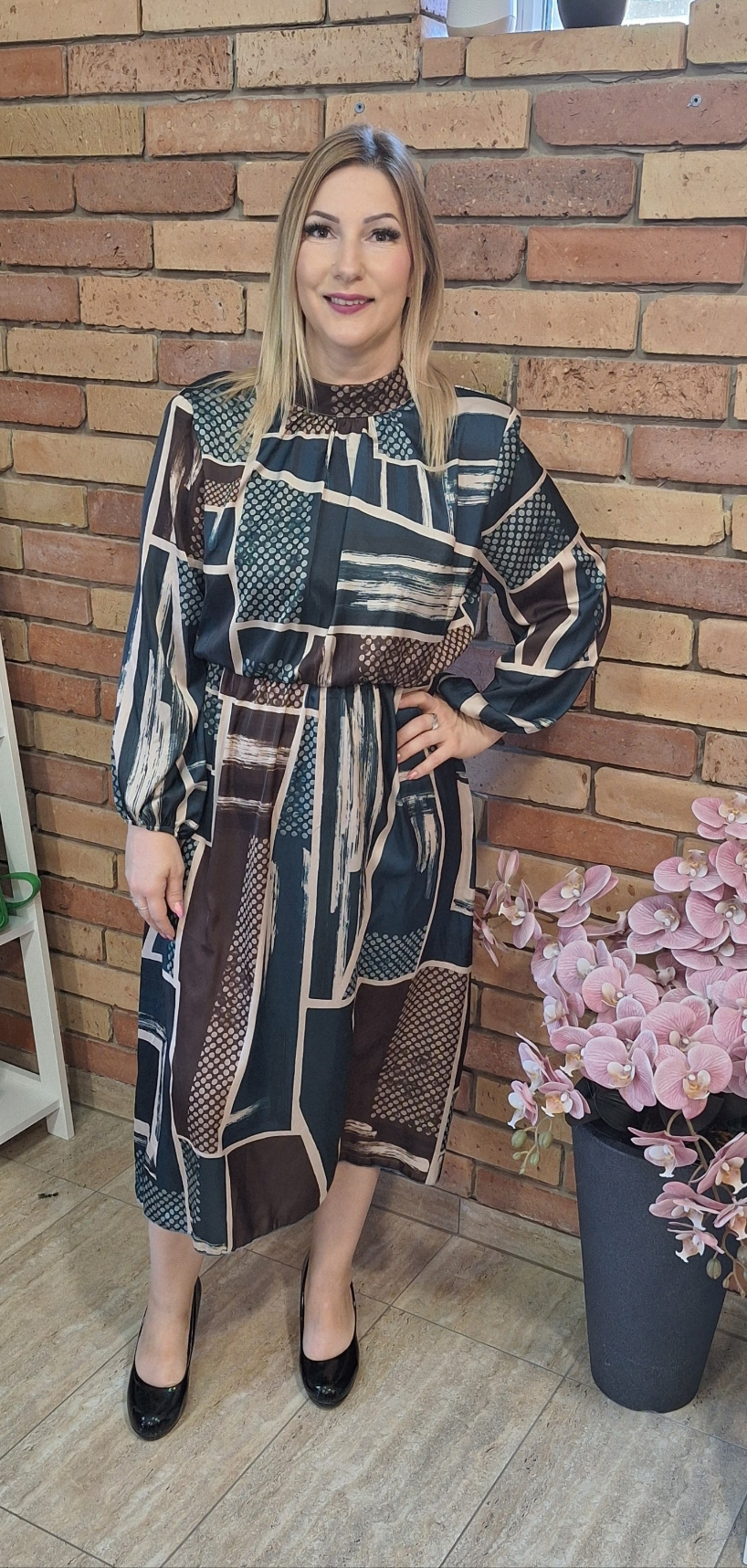 Elegáns szatén ruha