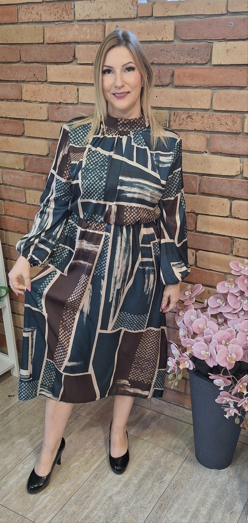 Elegáns szatén ruha