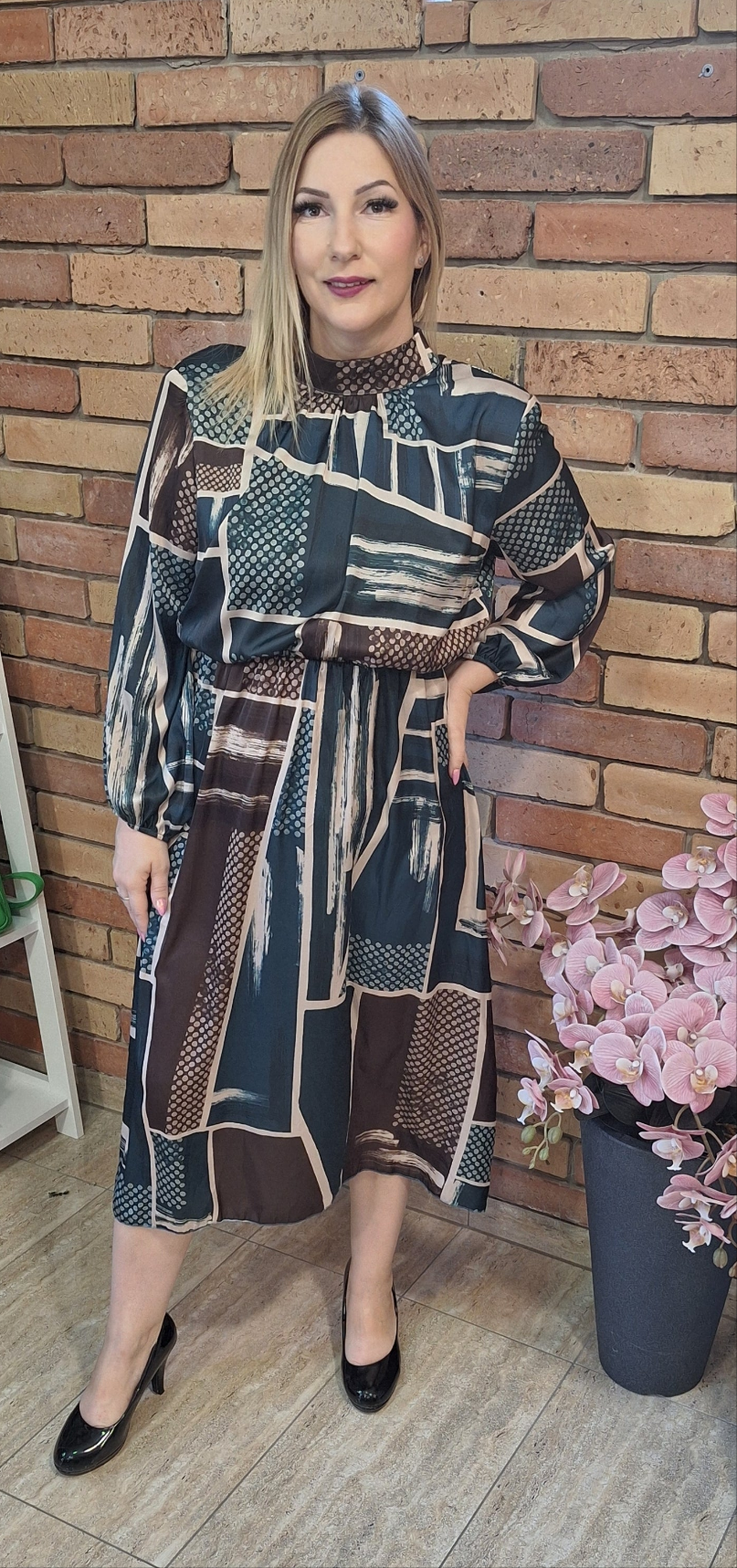 Elegáns szatén ruha