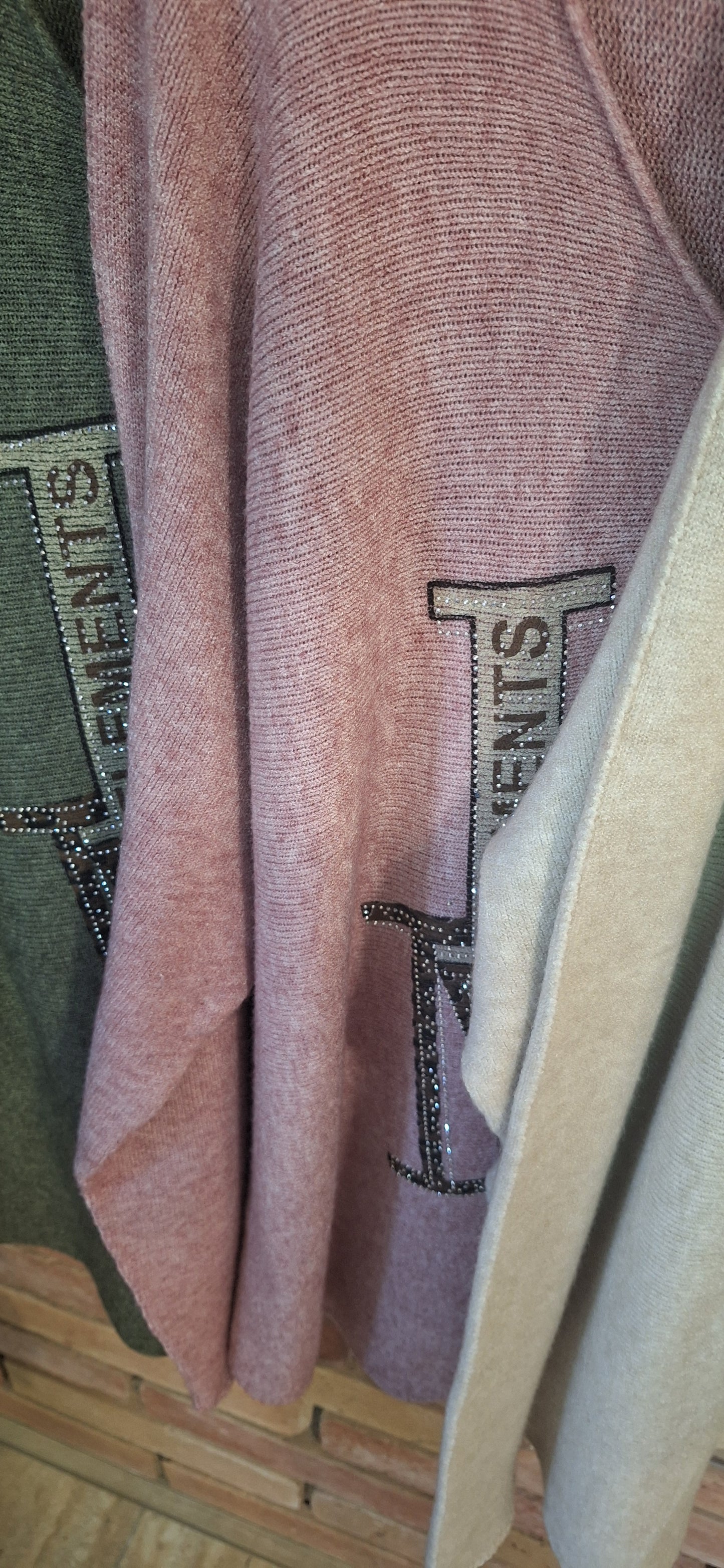 Finomkötésű feliratos felső (M-Xl)