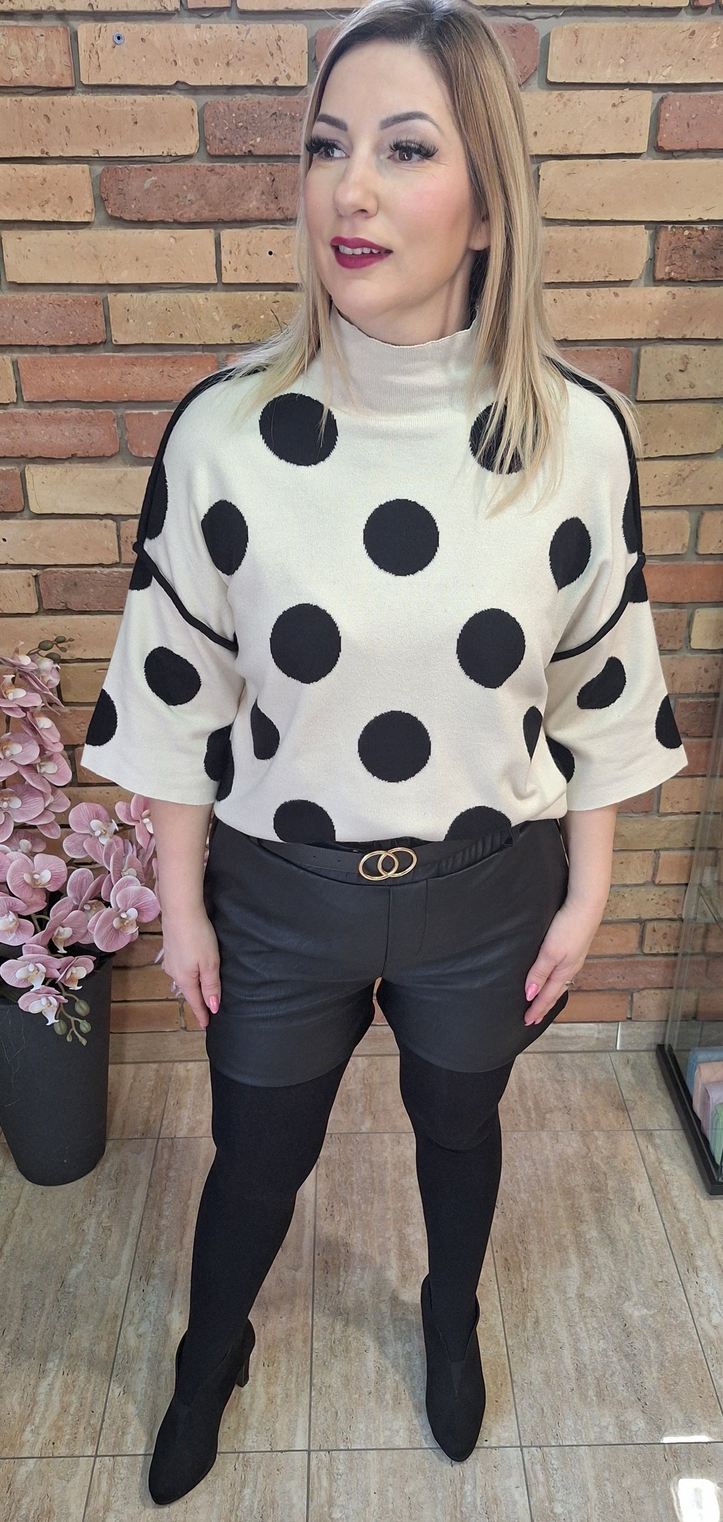 Extra puha pöttyös felső