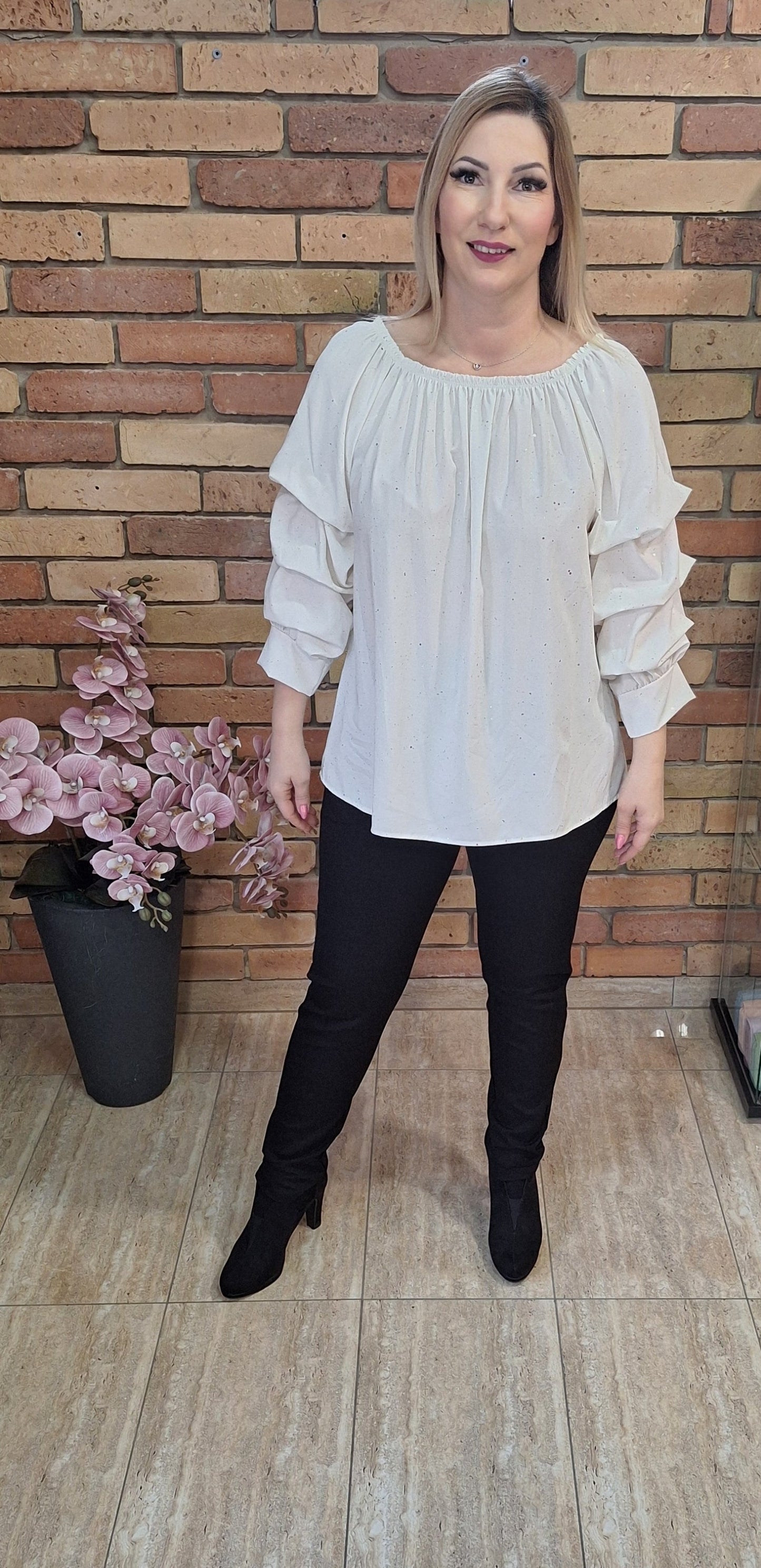 Anyagában csillámos felső