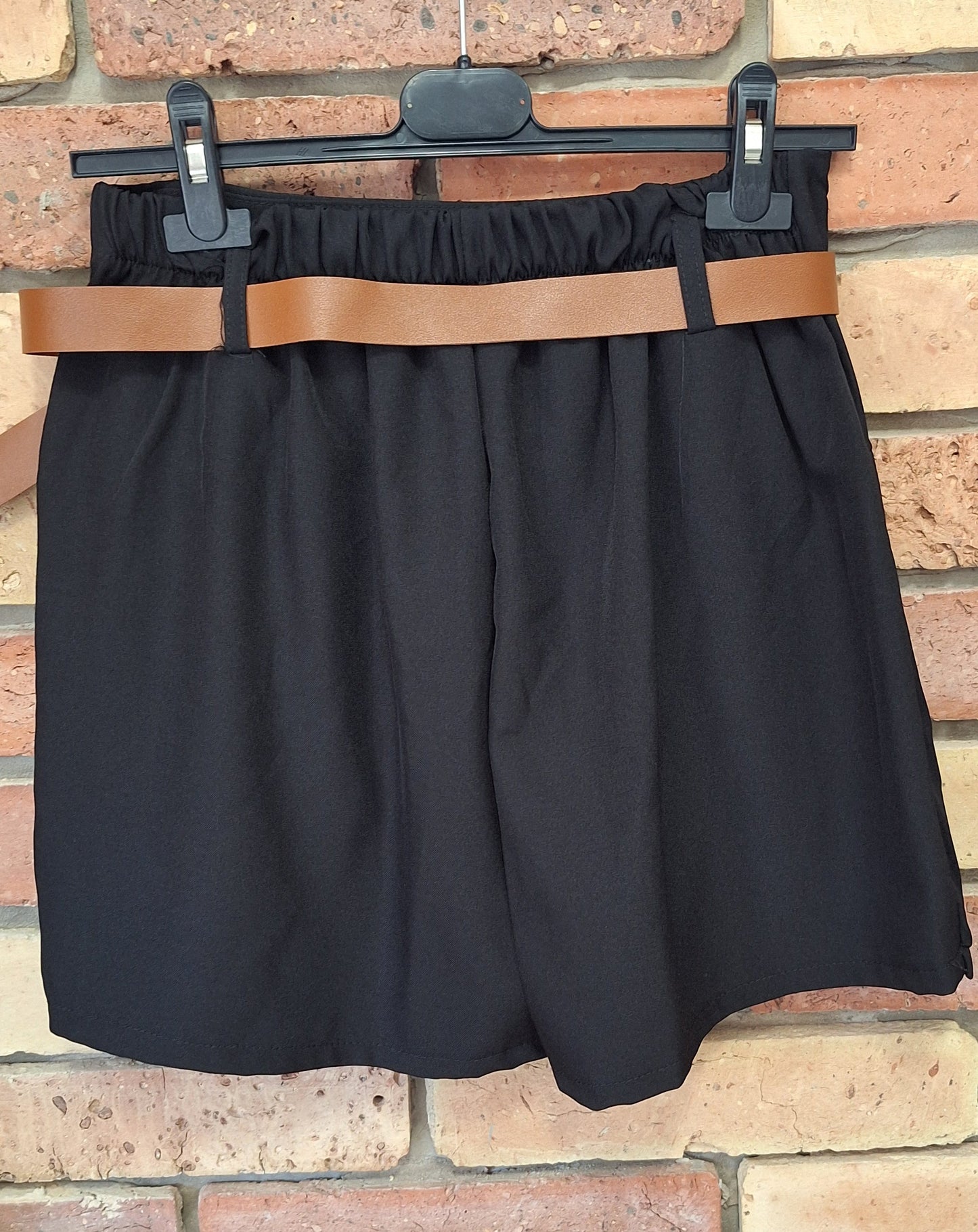Fekete Skort