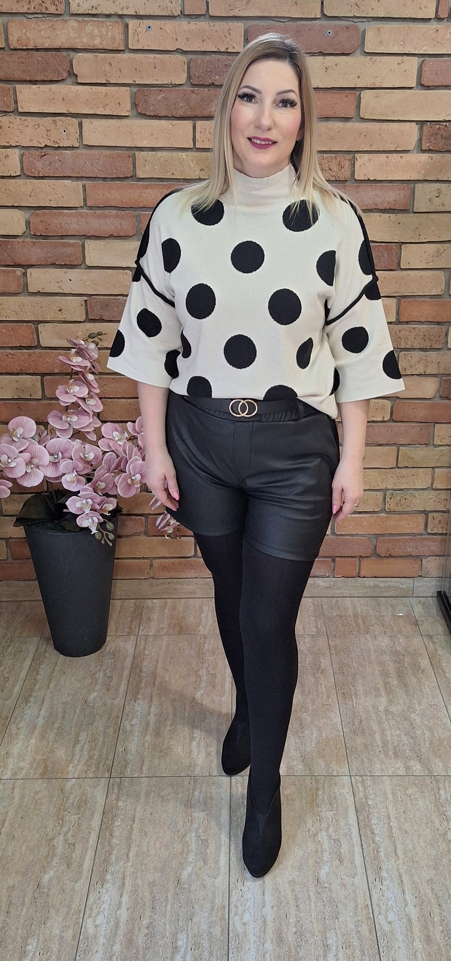 Extra puha pöttyös felső