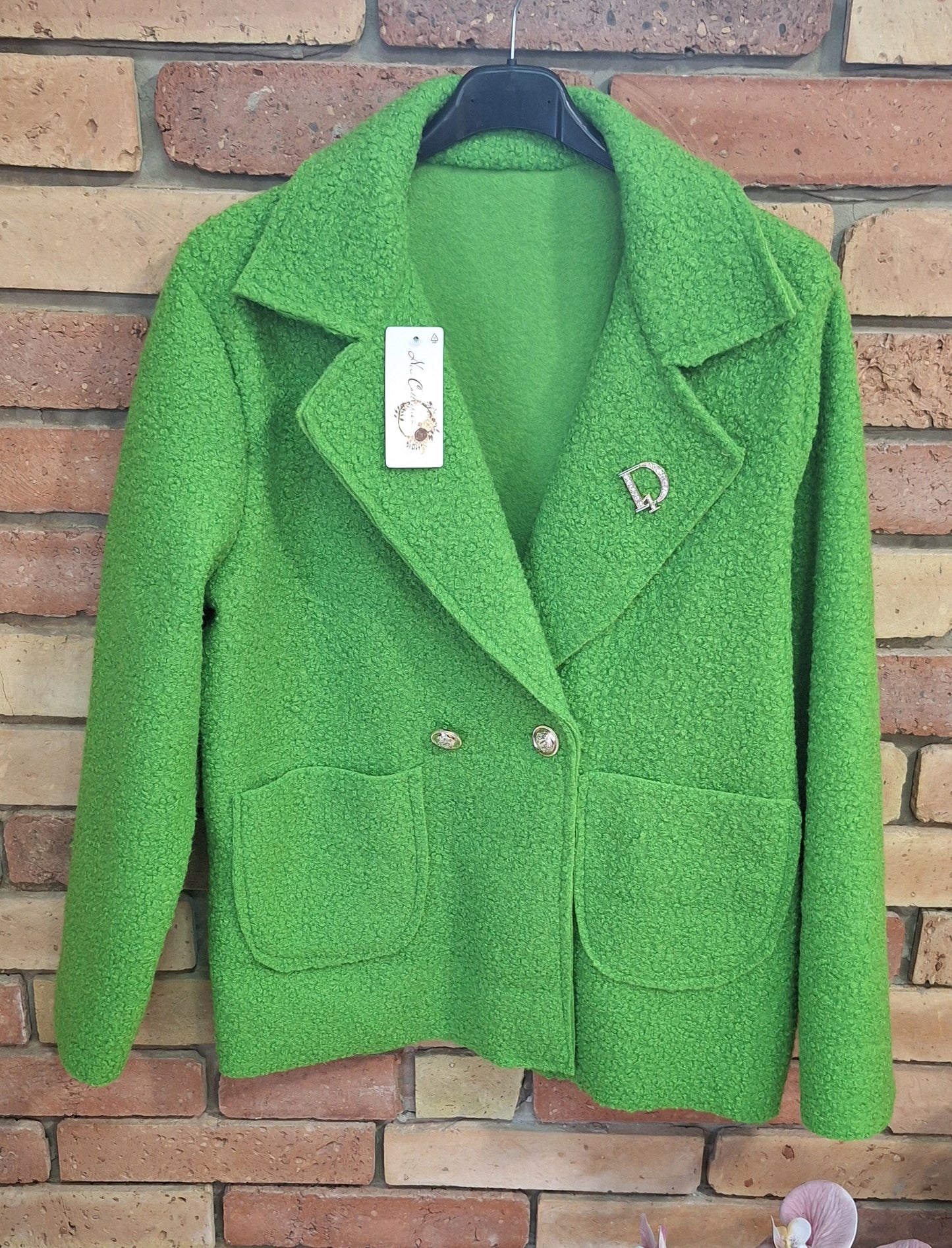 Rövid buklé kabát