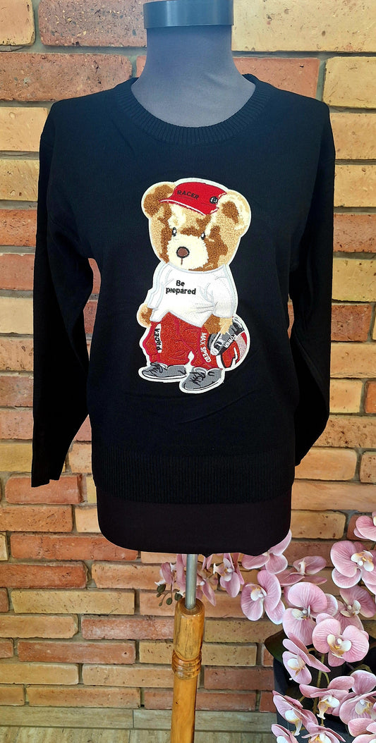 Kötött macis pulóver