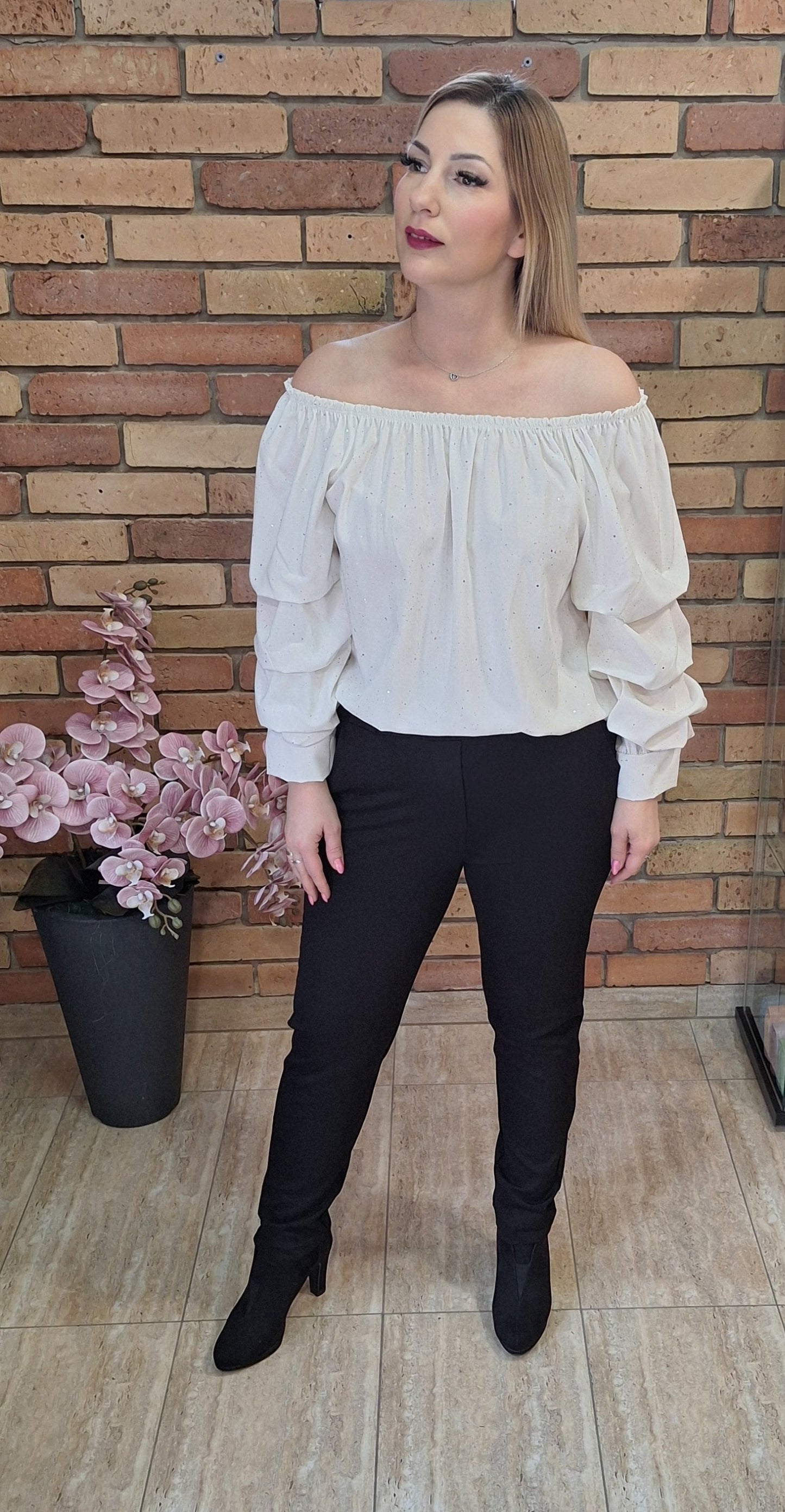 Anyagában csillámos felső