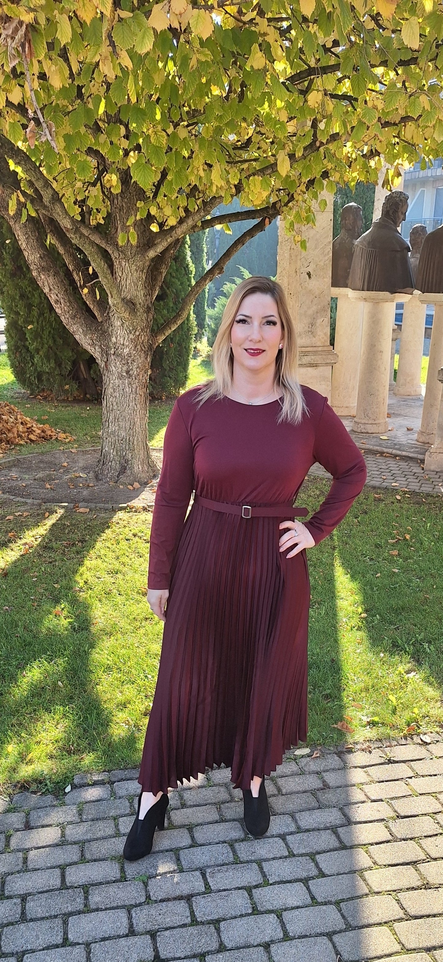 Plisszírozott maxiruha