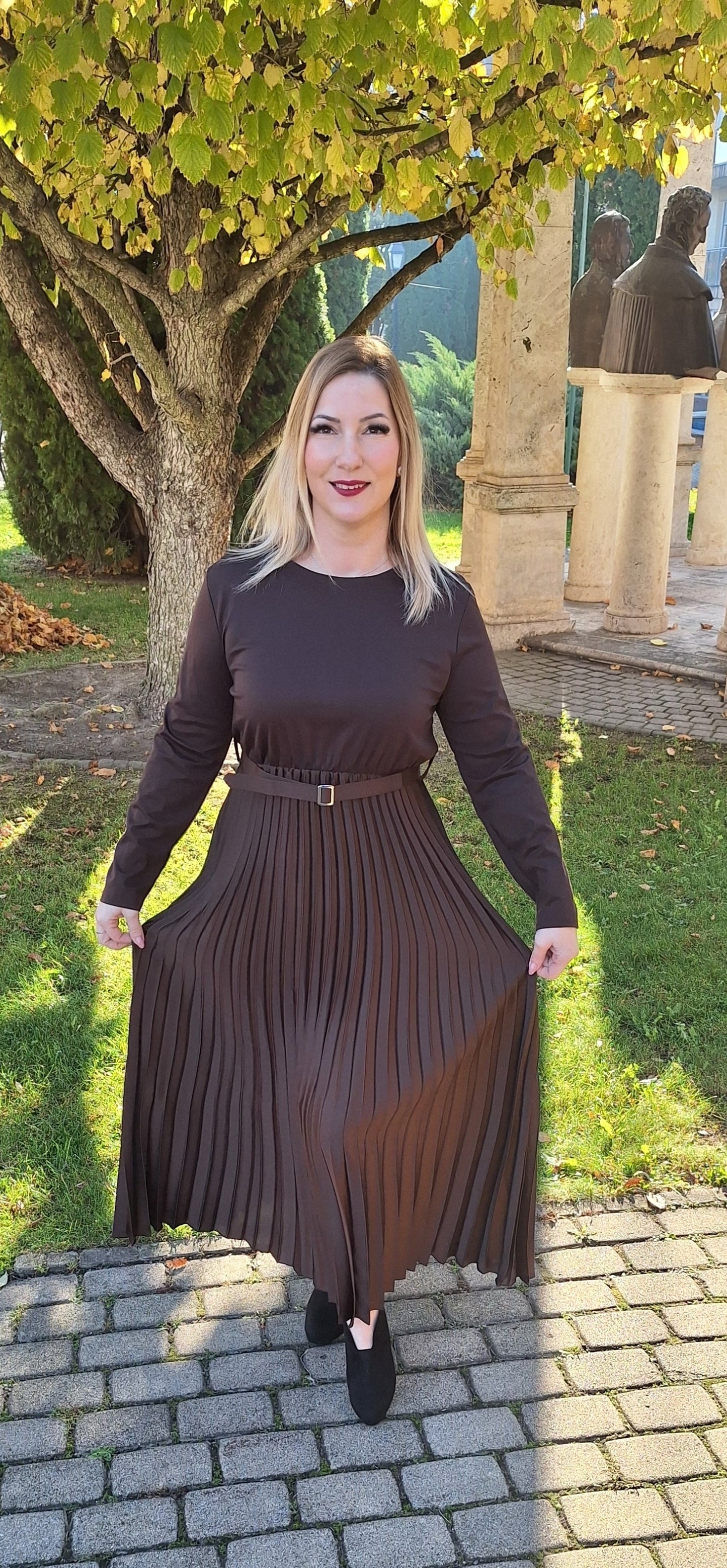 Plisszírozott maxiruha