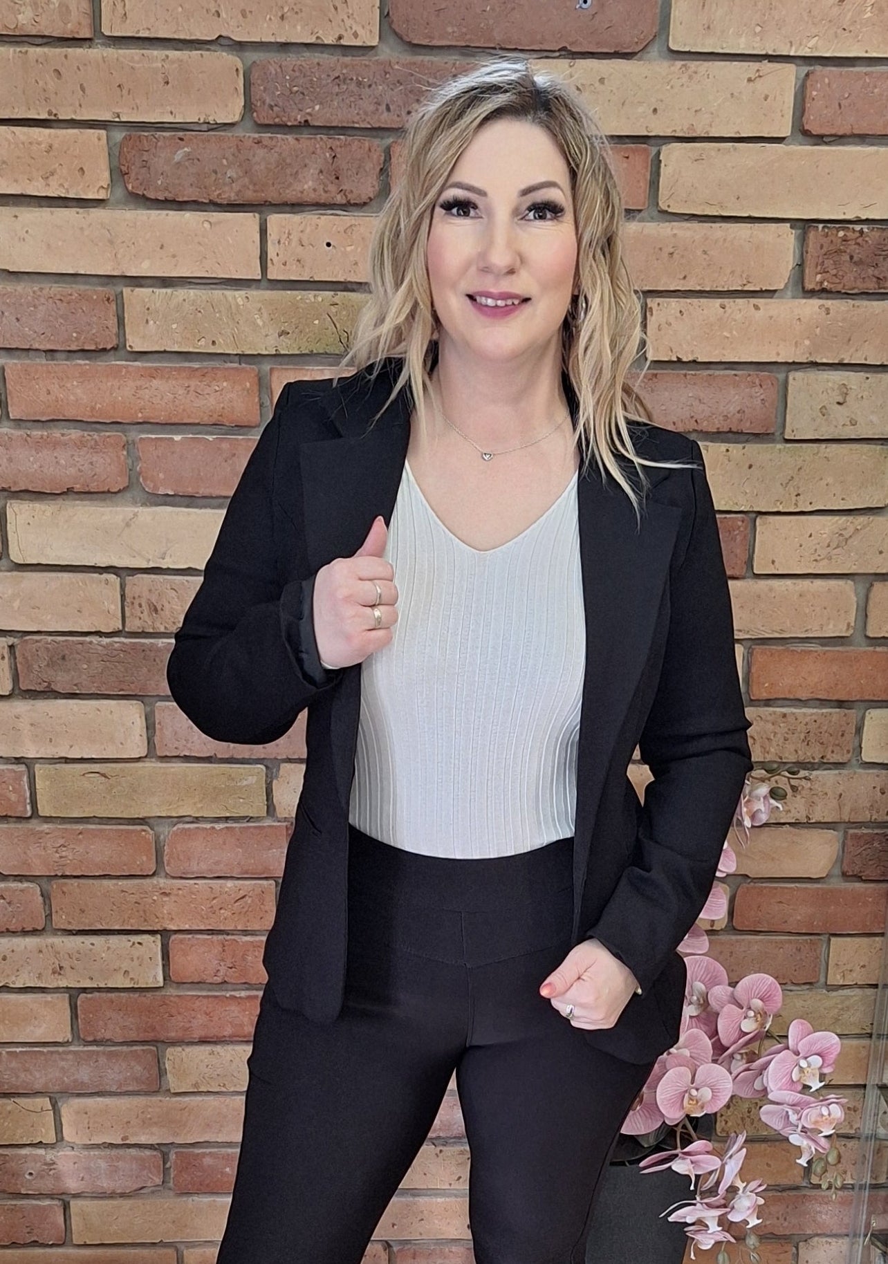 Fekete, gombos blézer