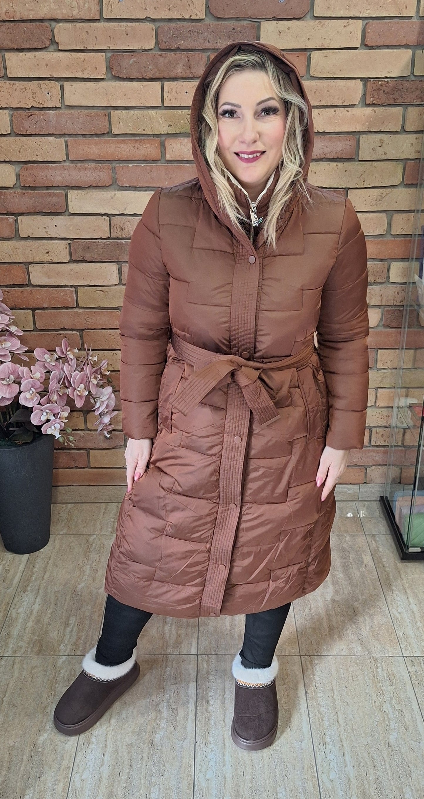 Hosszított barna kabát