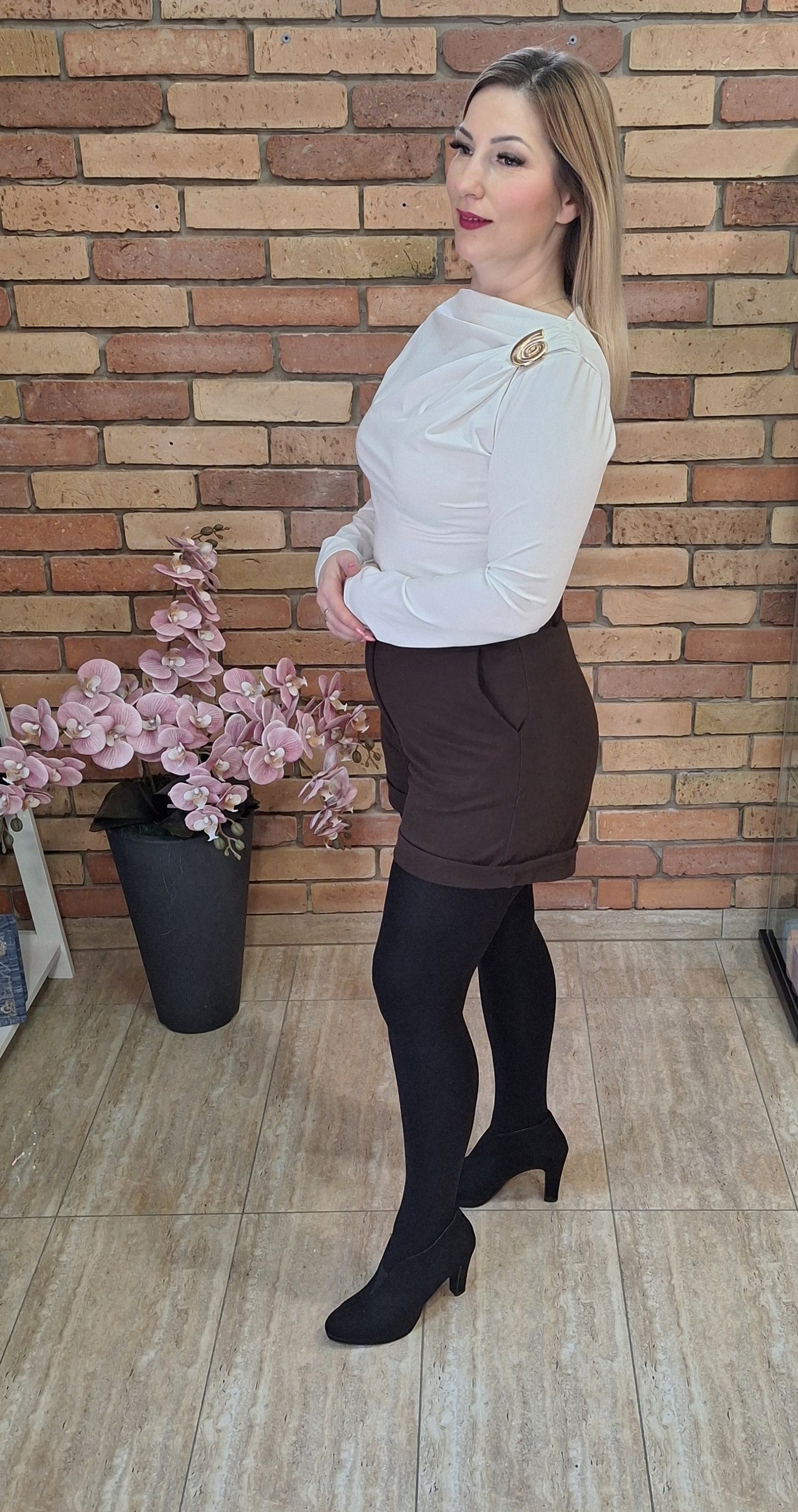 Fém díszítésű felső