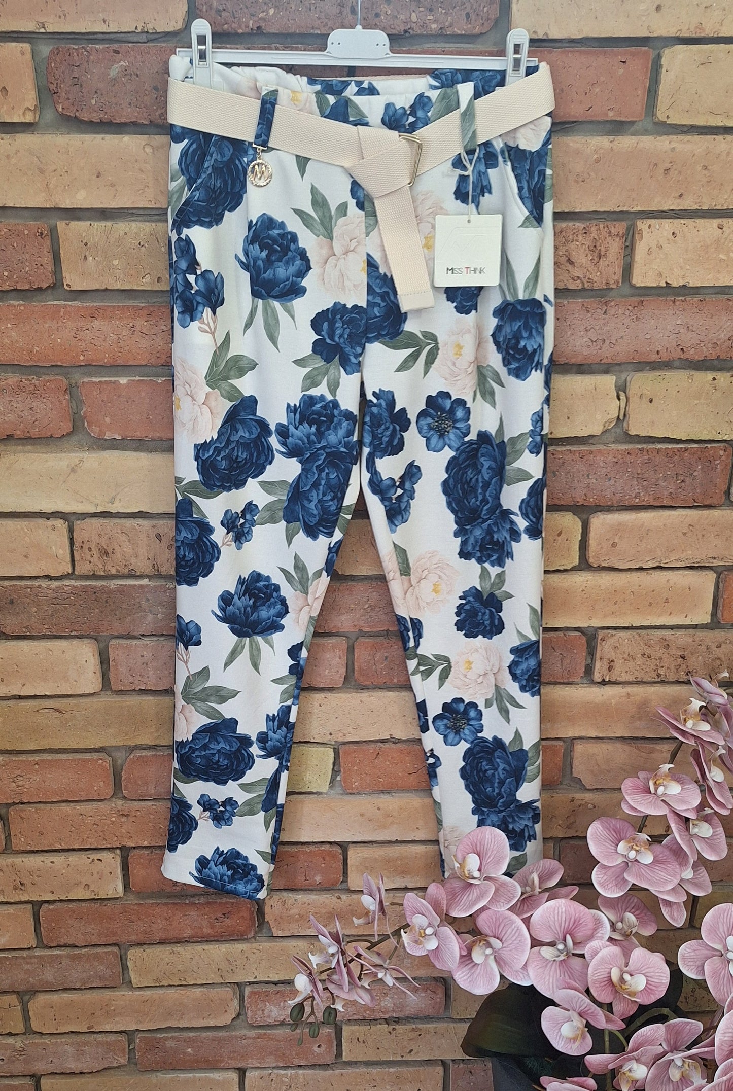 Tavaszi virágos nadrág