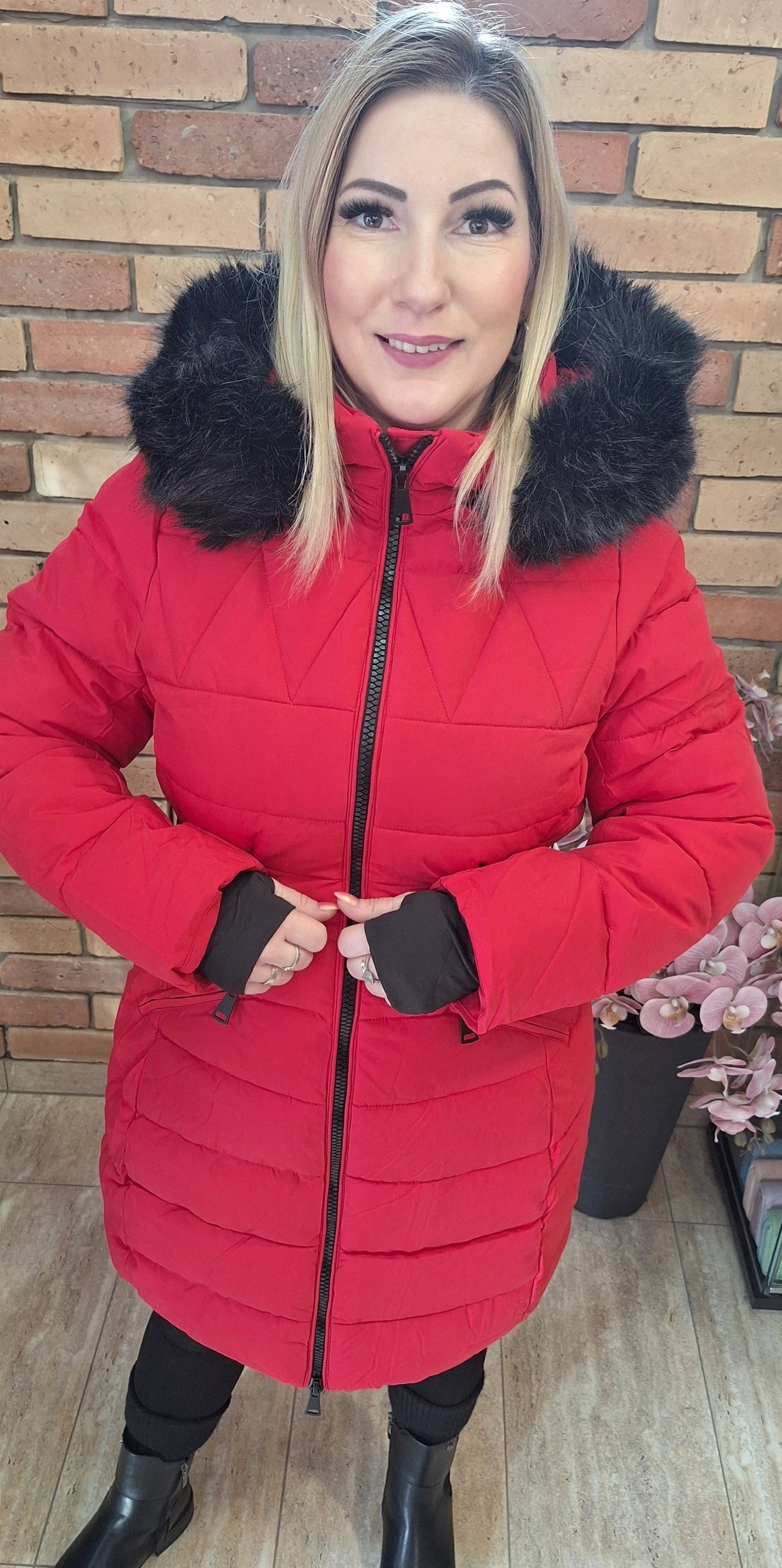 Piros, karcsúsított kabát