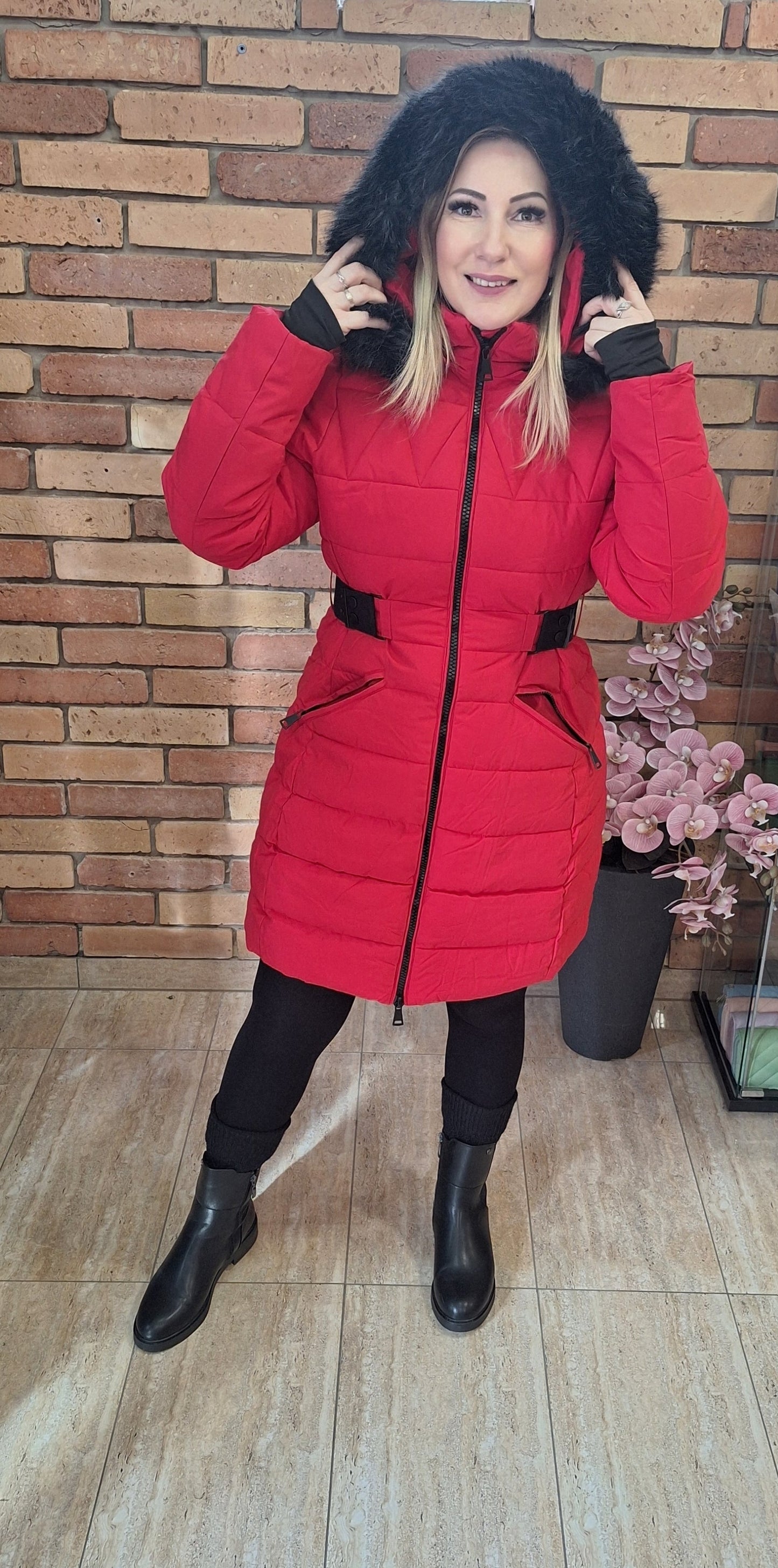 Piros, karcsúsított kabát