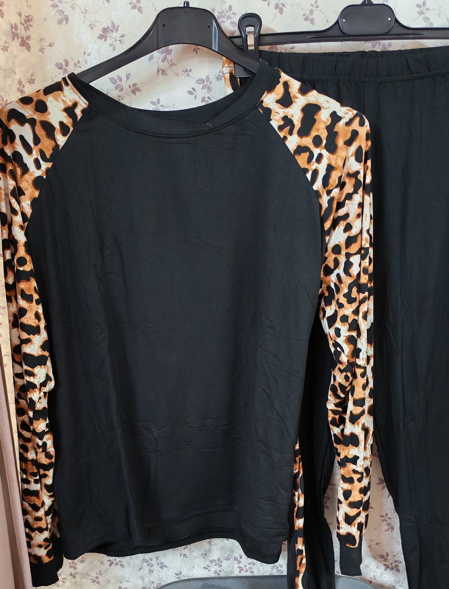 LEO Leopárd mintás leggings szett