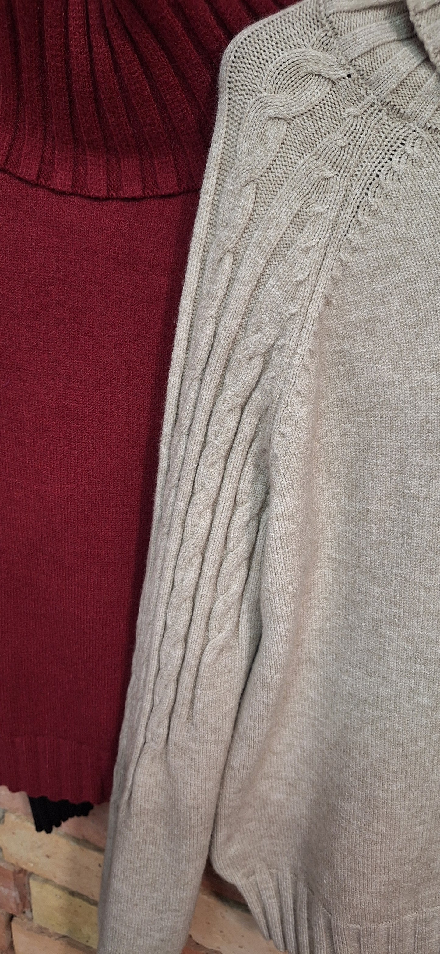 Kötött garbós pulóver