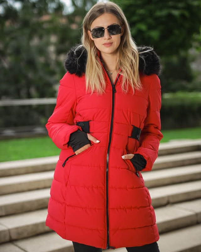 Piros, karcsúsított kabát