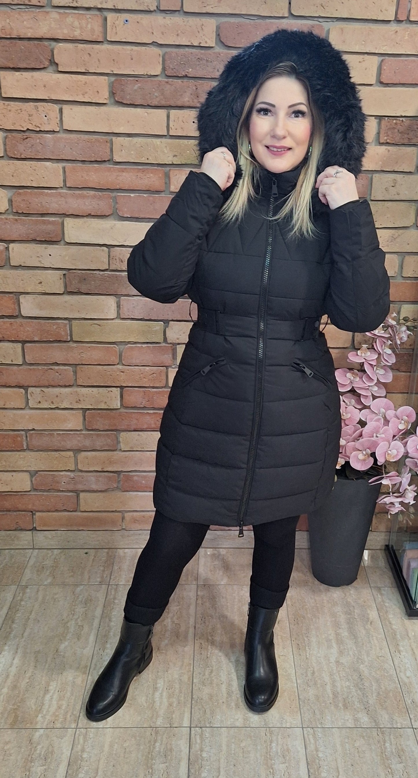 Fekete steppelt kabát