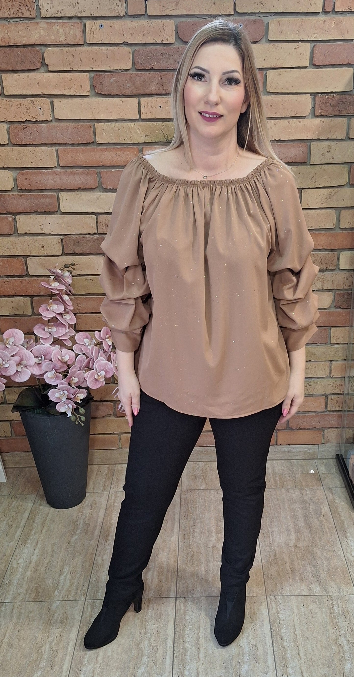 Anyagában csillámos felső