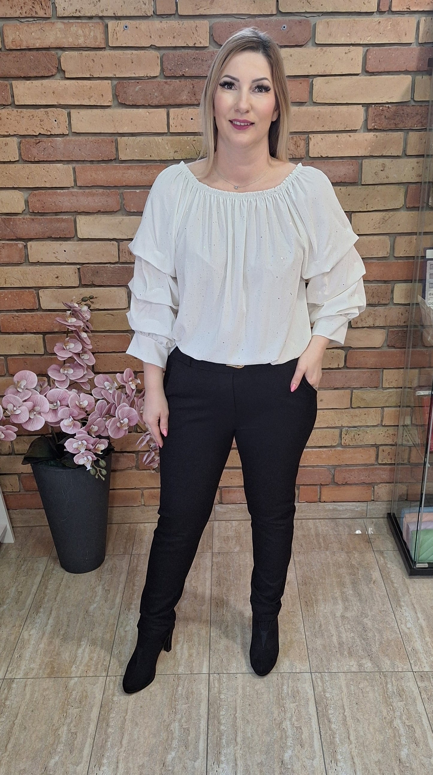 Anyagában csillámos felső