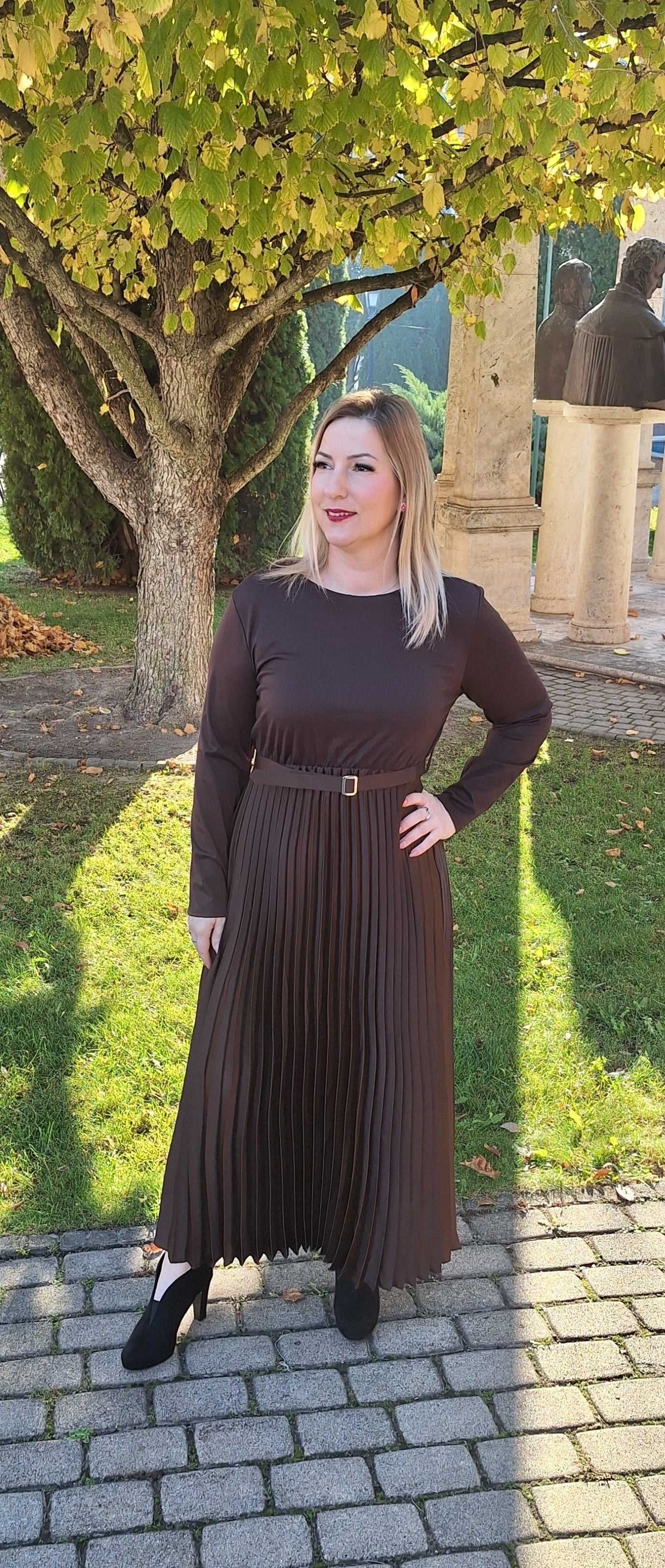 Plisszírozott maxiruha