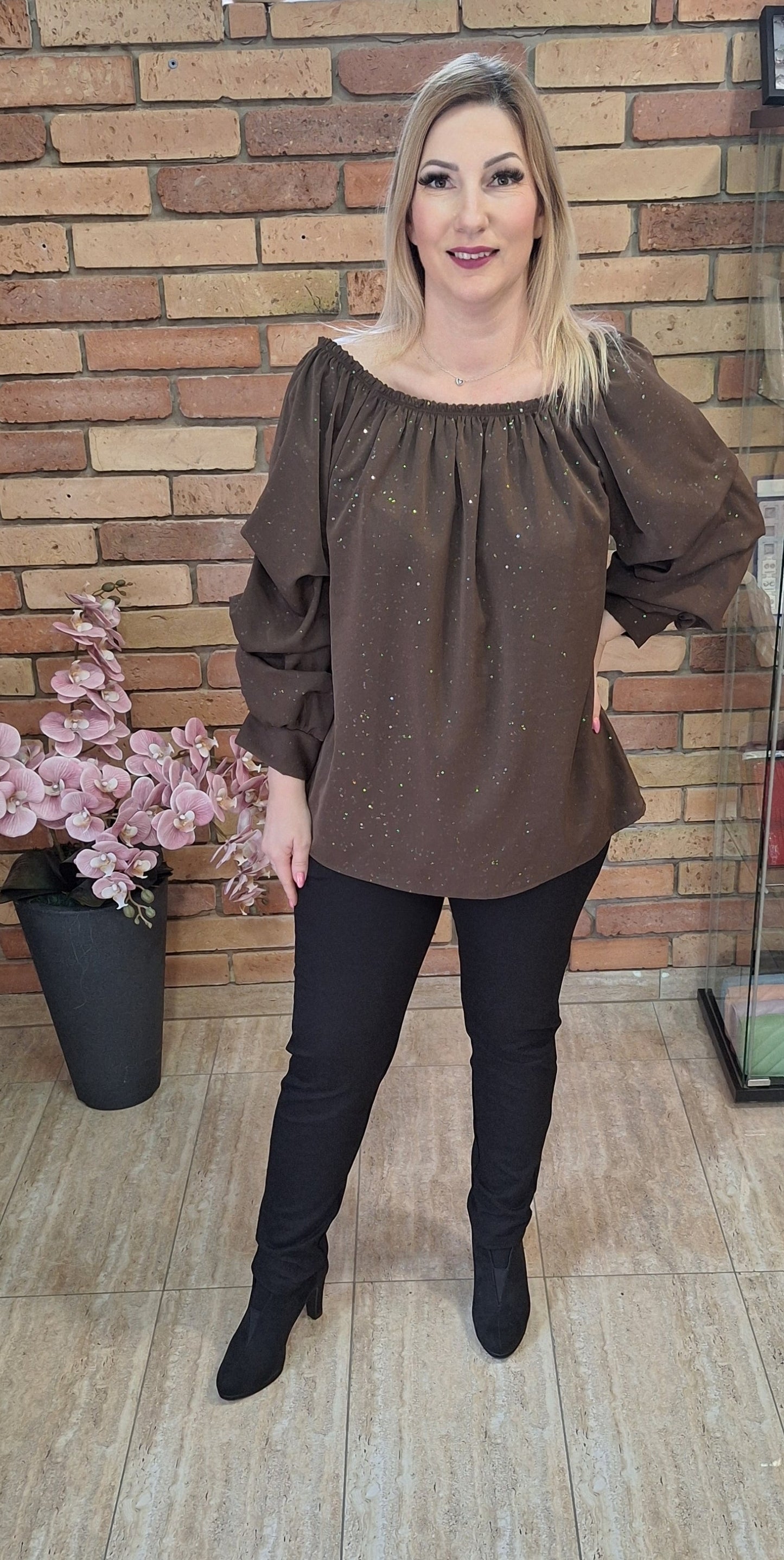 Anyagában csillámos felső