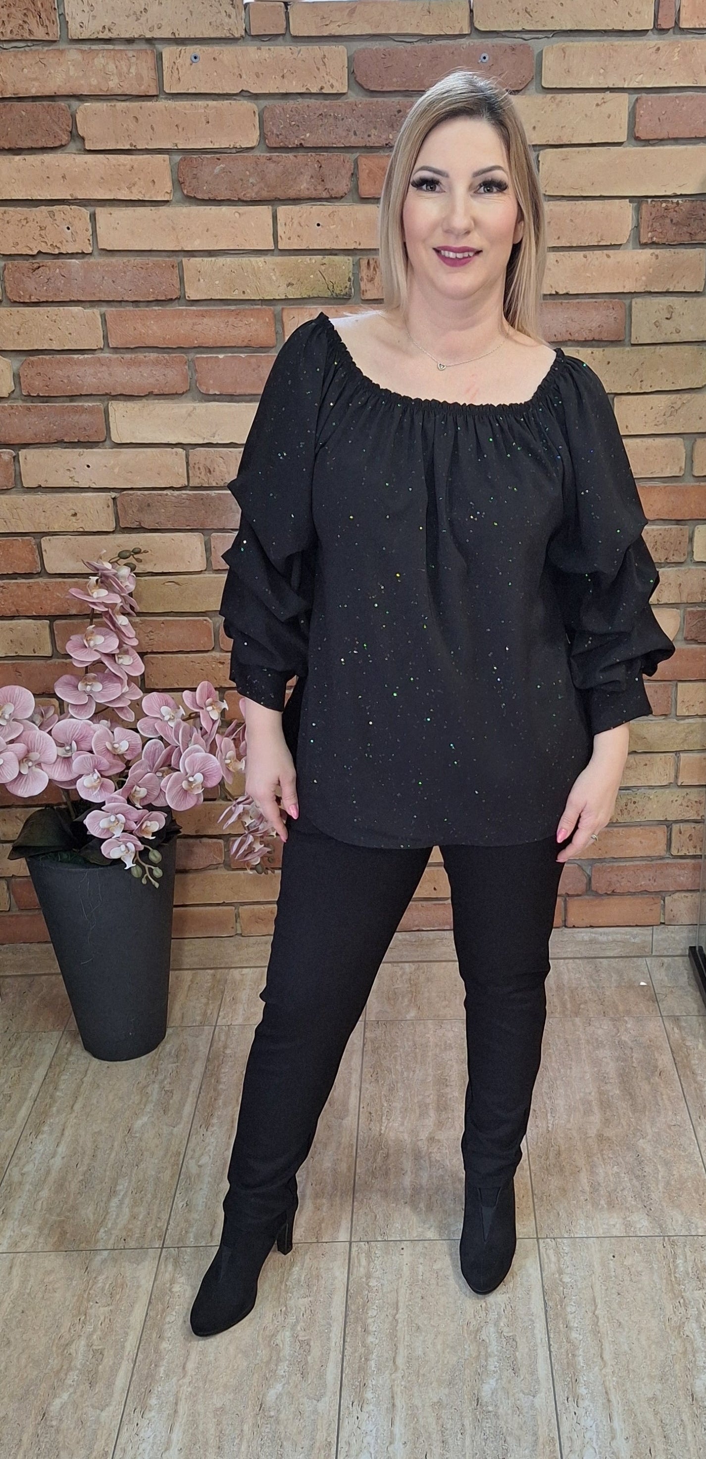 Anyagában csillámos felső