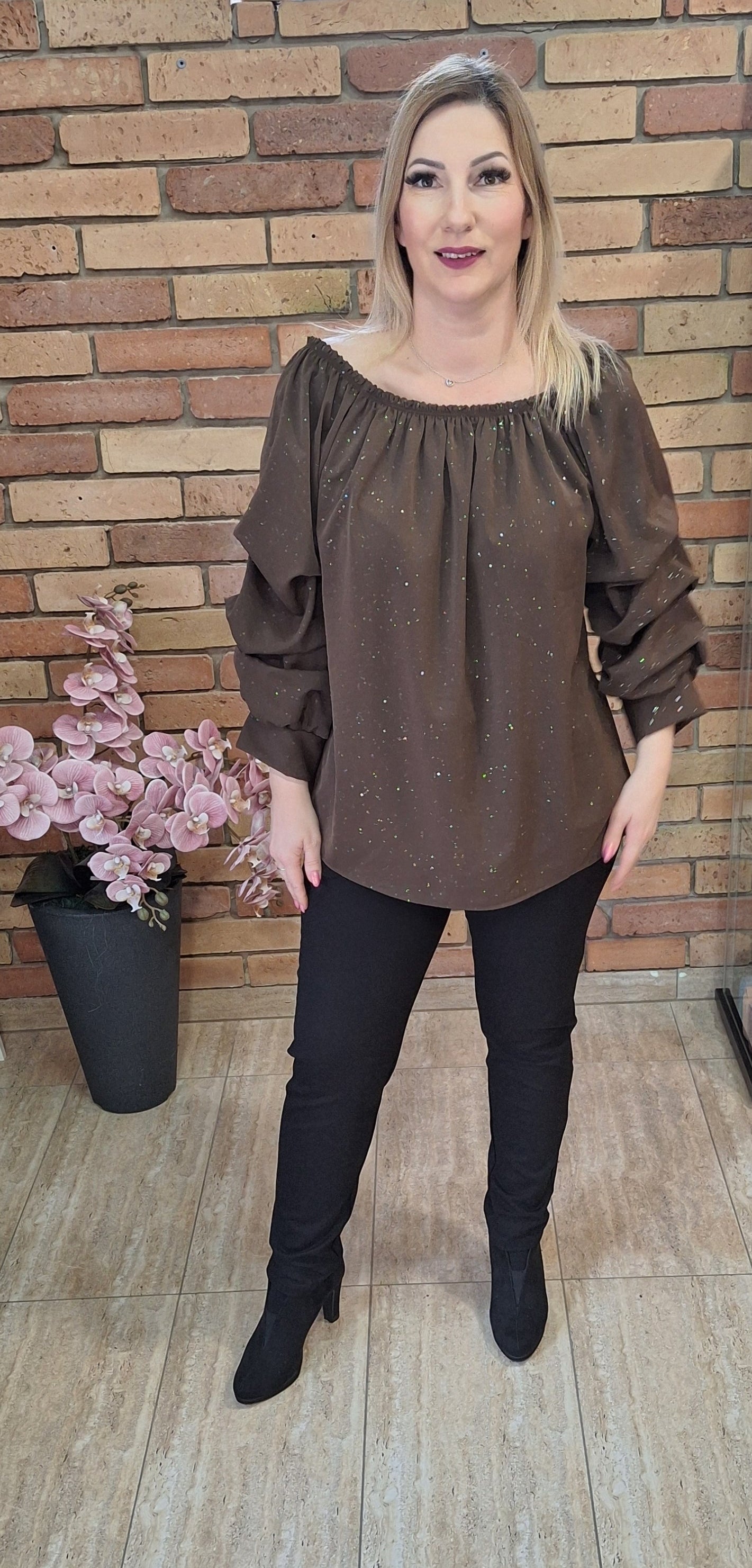 Anyagában csillámos felső