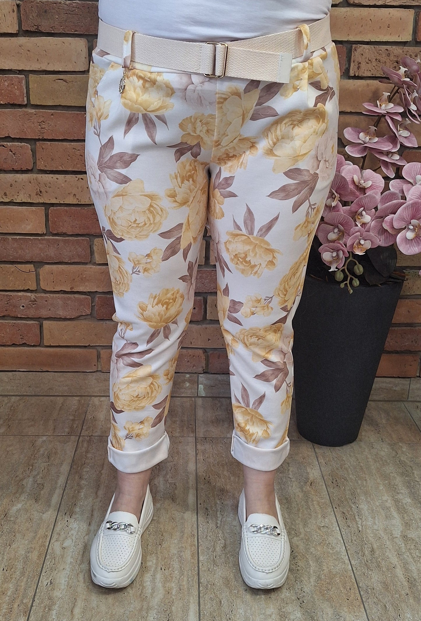 Tavaszi virágos nadrág