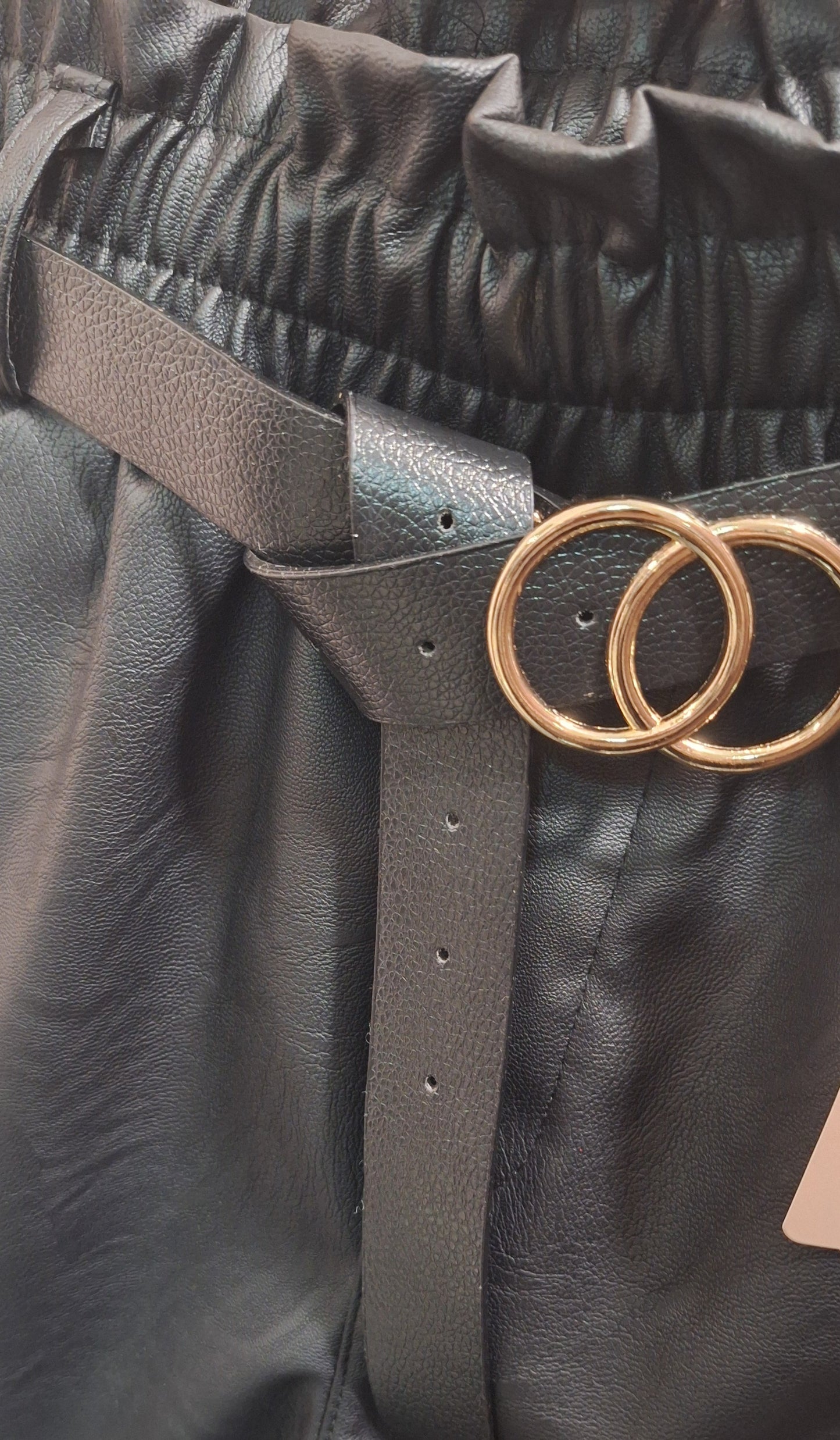 Bőrhatású rövidnadrág