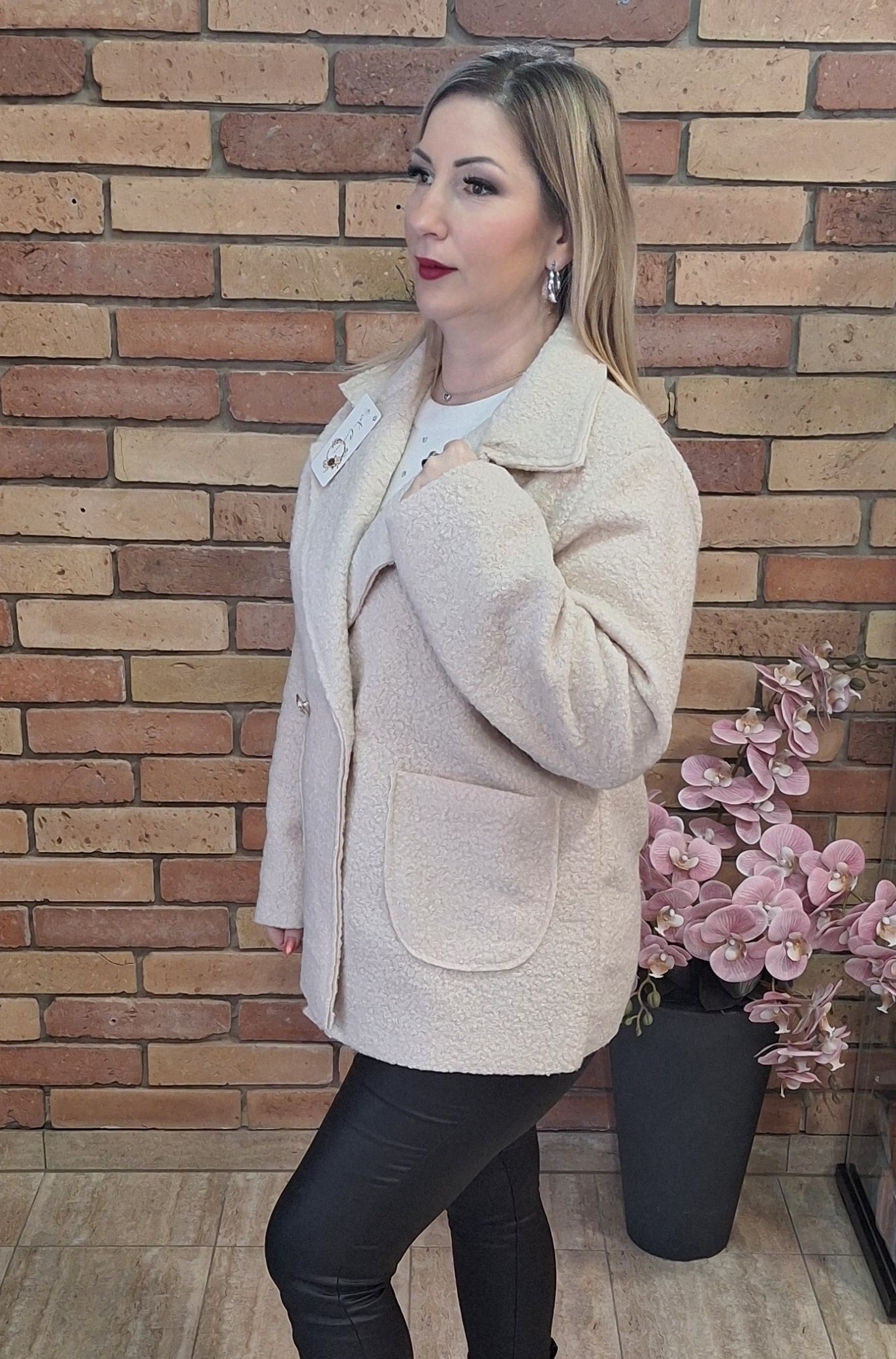 Rövid buklé kabát