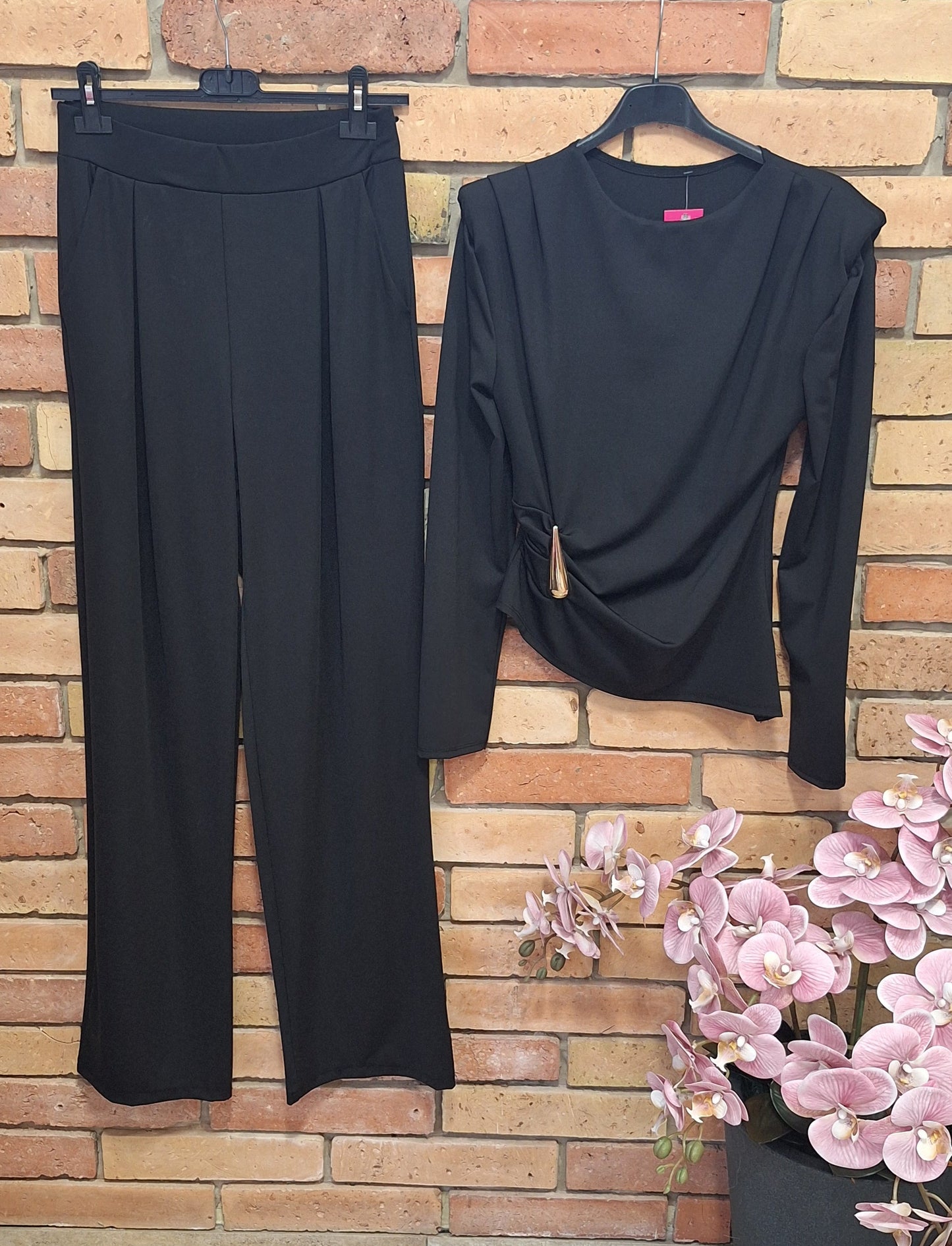 Elegáns együttes, fekete