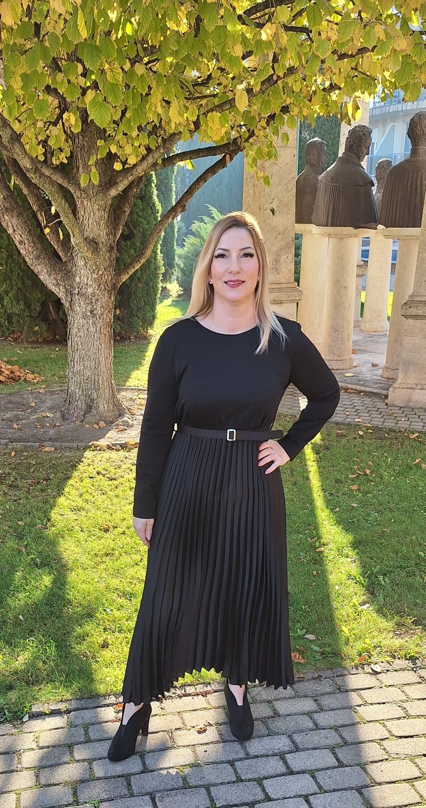 Plisszírozott maxiruha