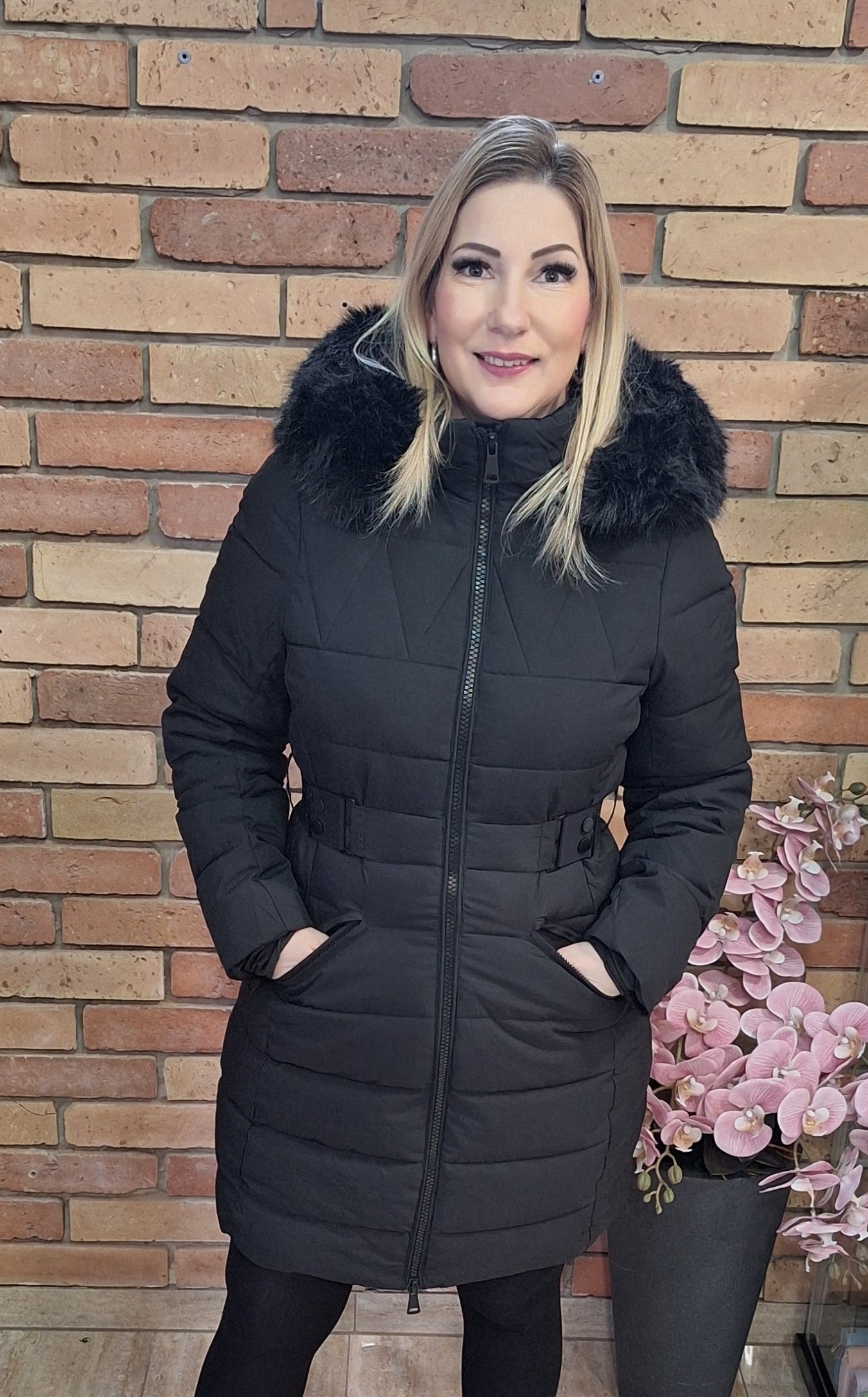 Fekete steppelt kabát