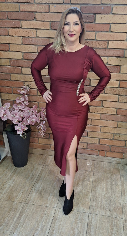 Elegáns ruha, oldalt díszített