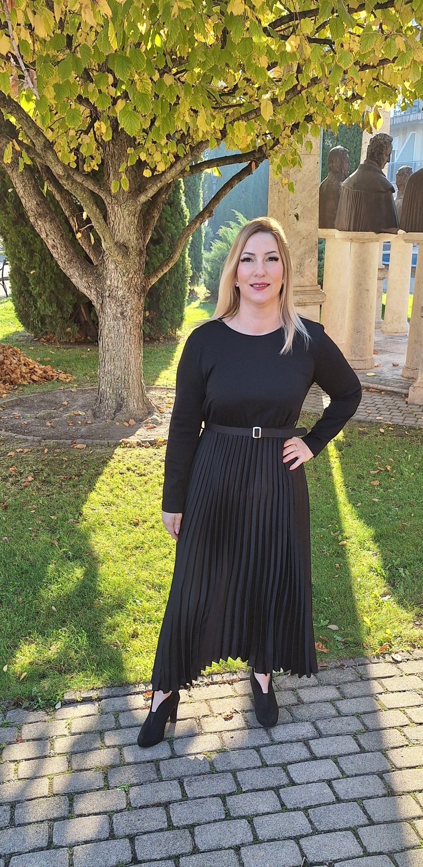 Plisszírozott maxiruha