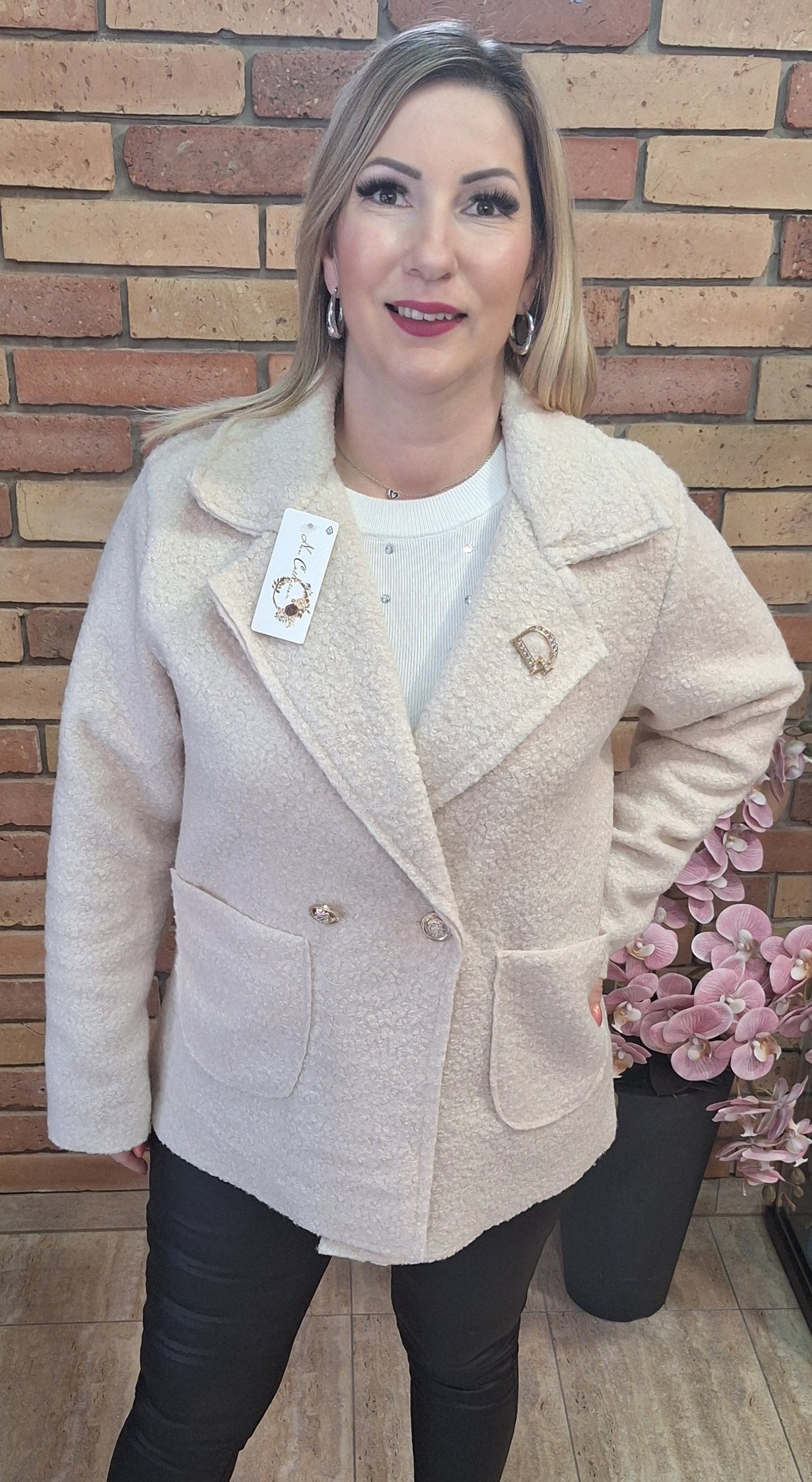 Rövid buklé kabát