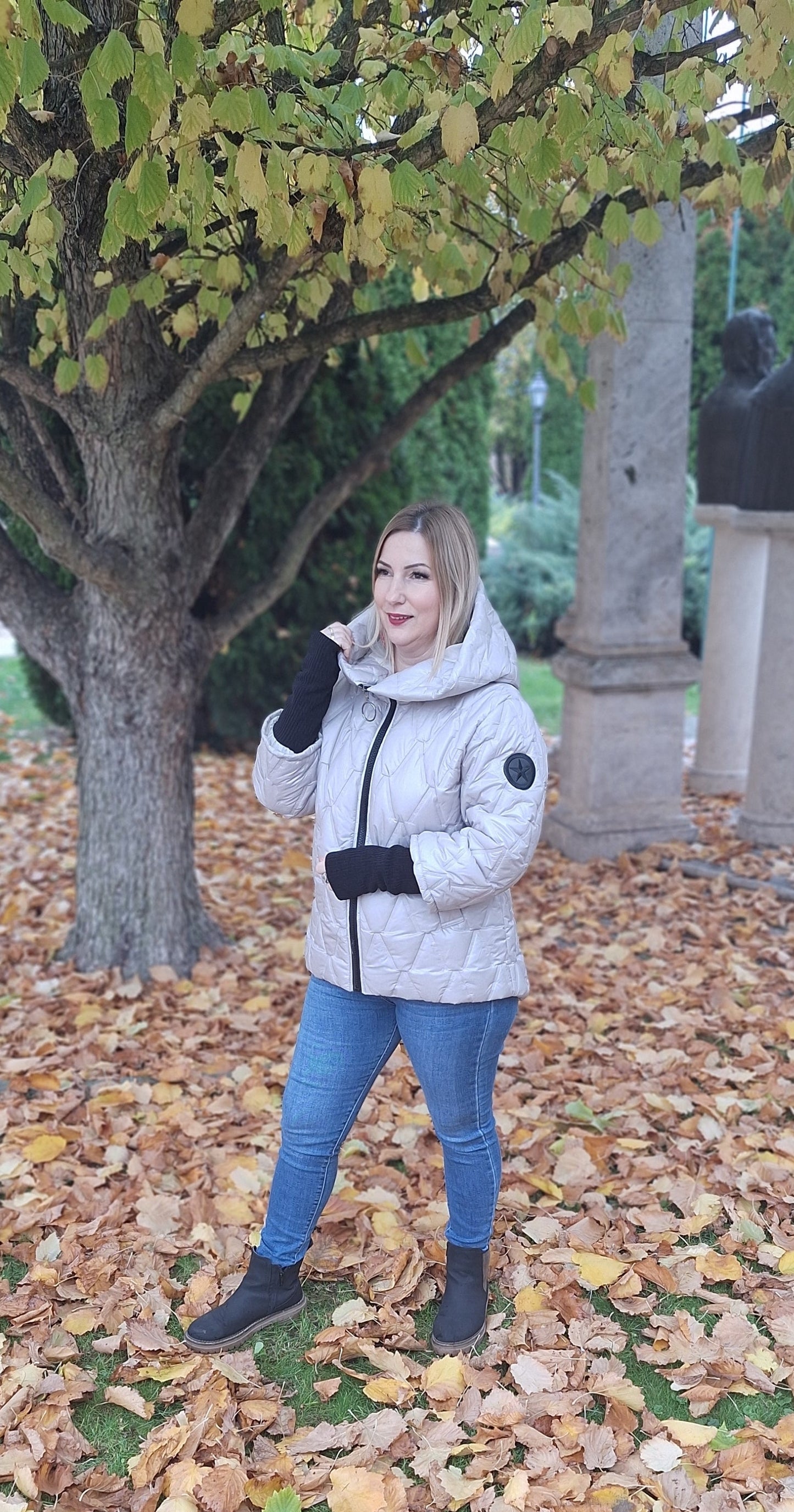 Rövid,passzés ujjú dzseki