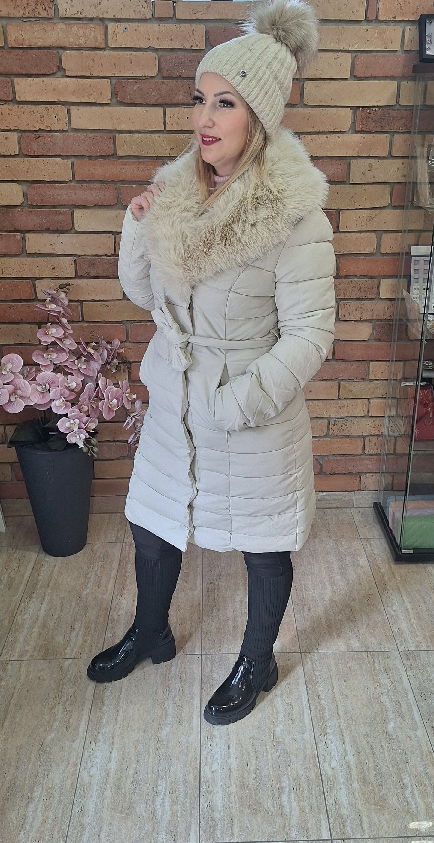 Szörmés megköthető kabát