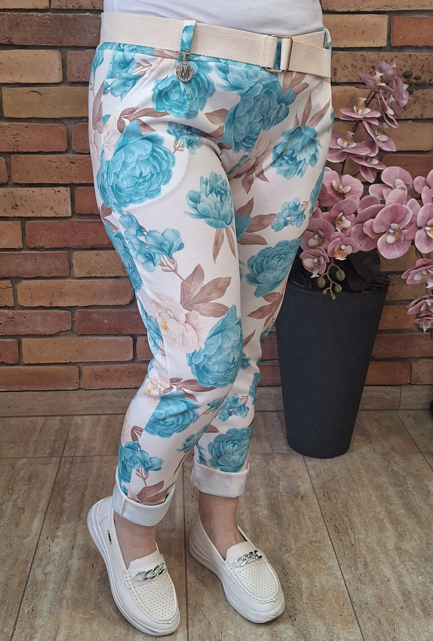 Tavaszi virágos nadrág