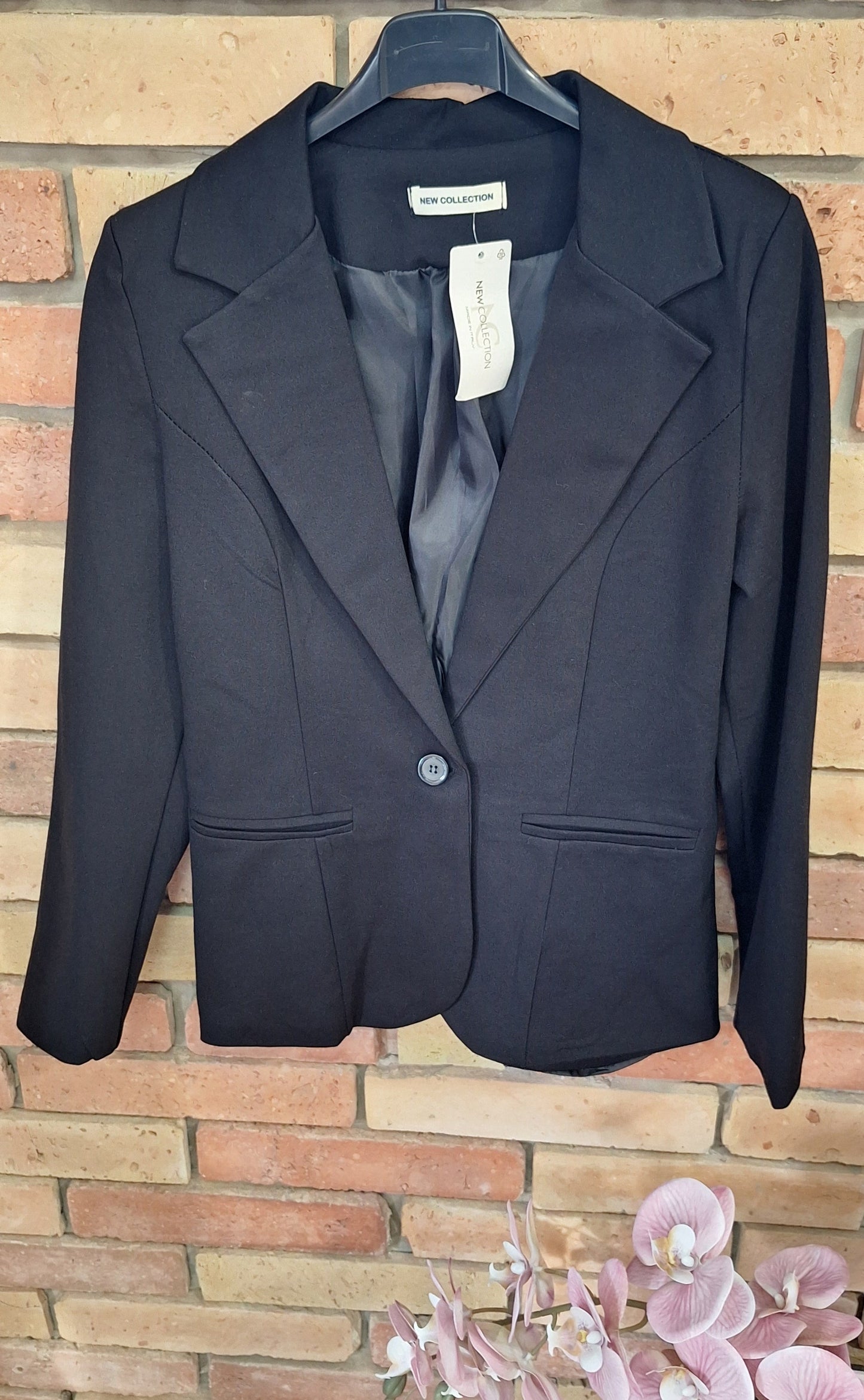 Fekete, gombos blézer