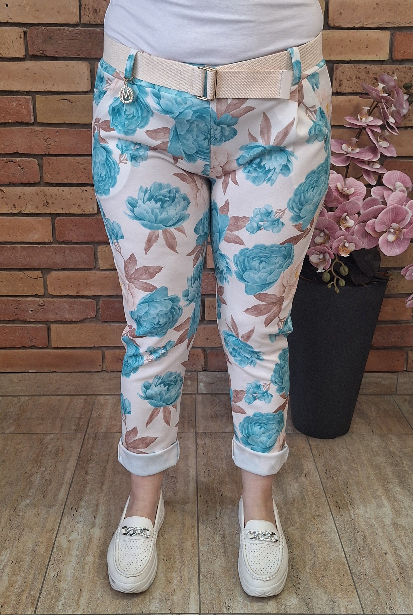 Tavaszi virágos nadrág