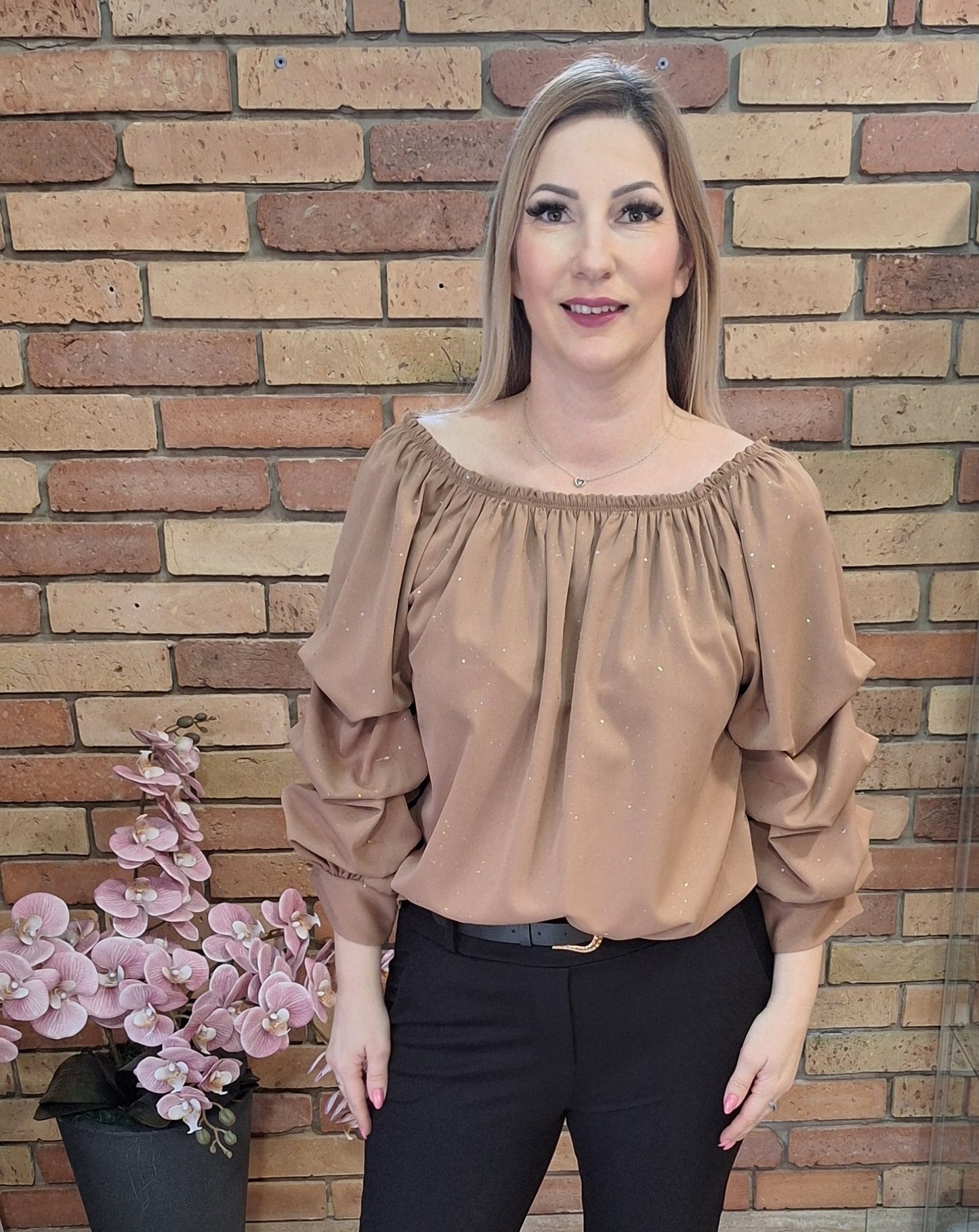 Anyagában csillámos felső