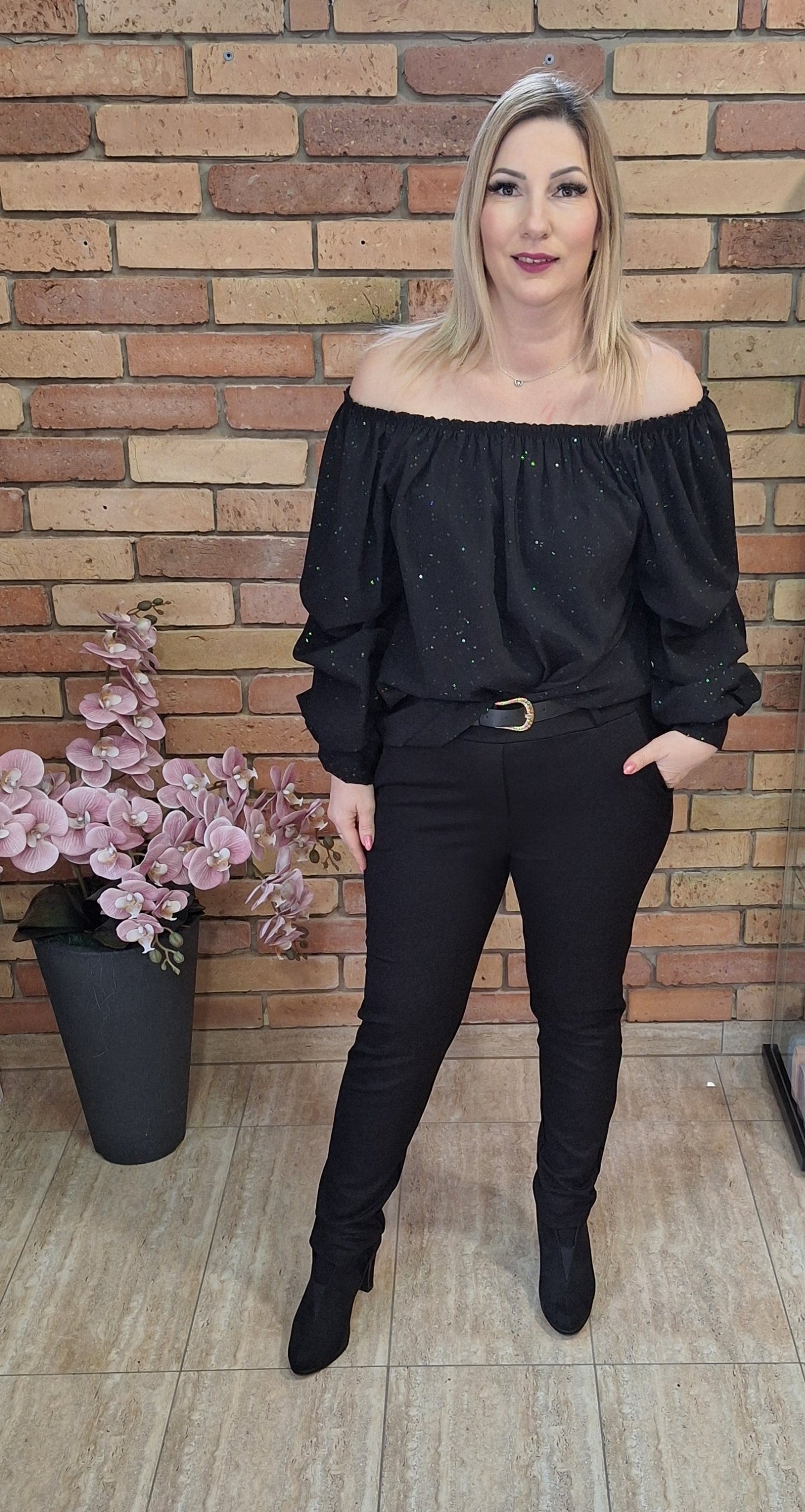 Anyagában csillámos felső