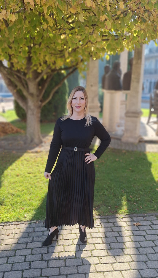 Plisszírozott maxiruha