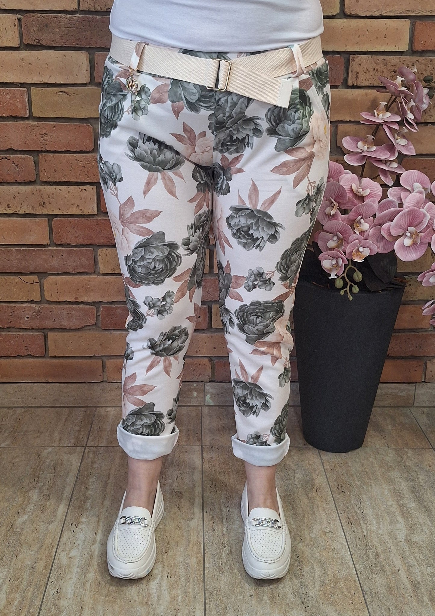 Tavaszi virágos nadrág