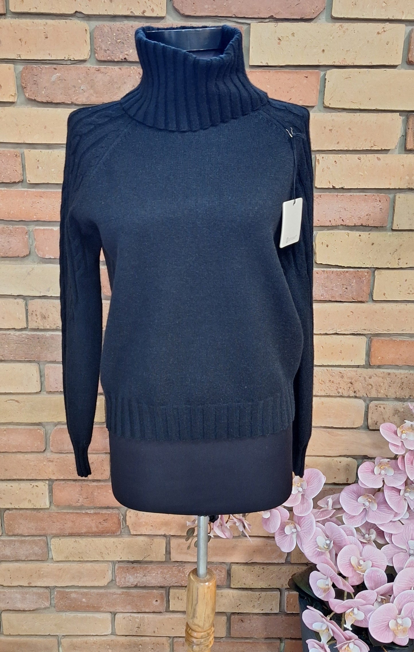 Kötött garbós pulóver