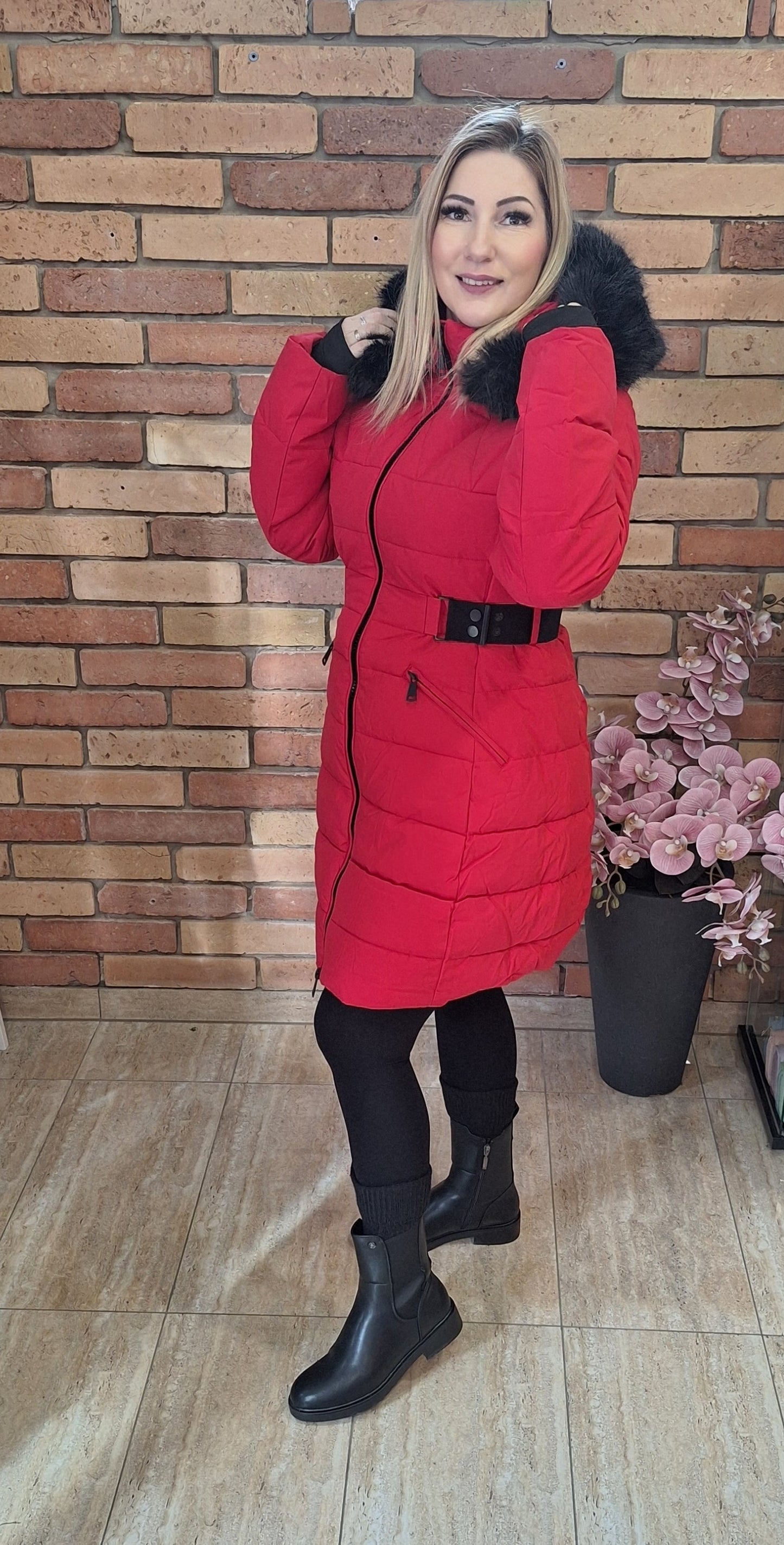 Piros, karcsúsított kabát